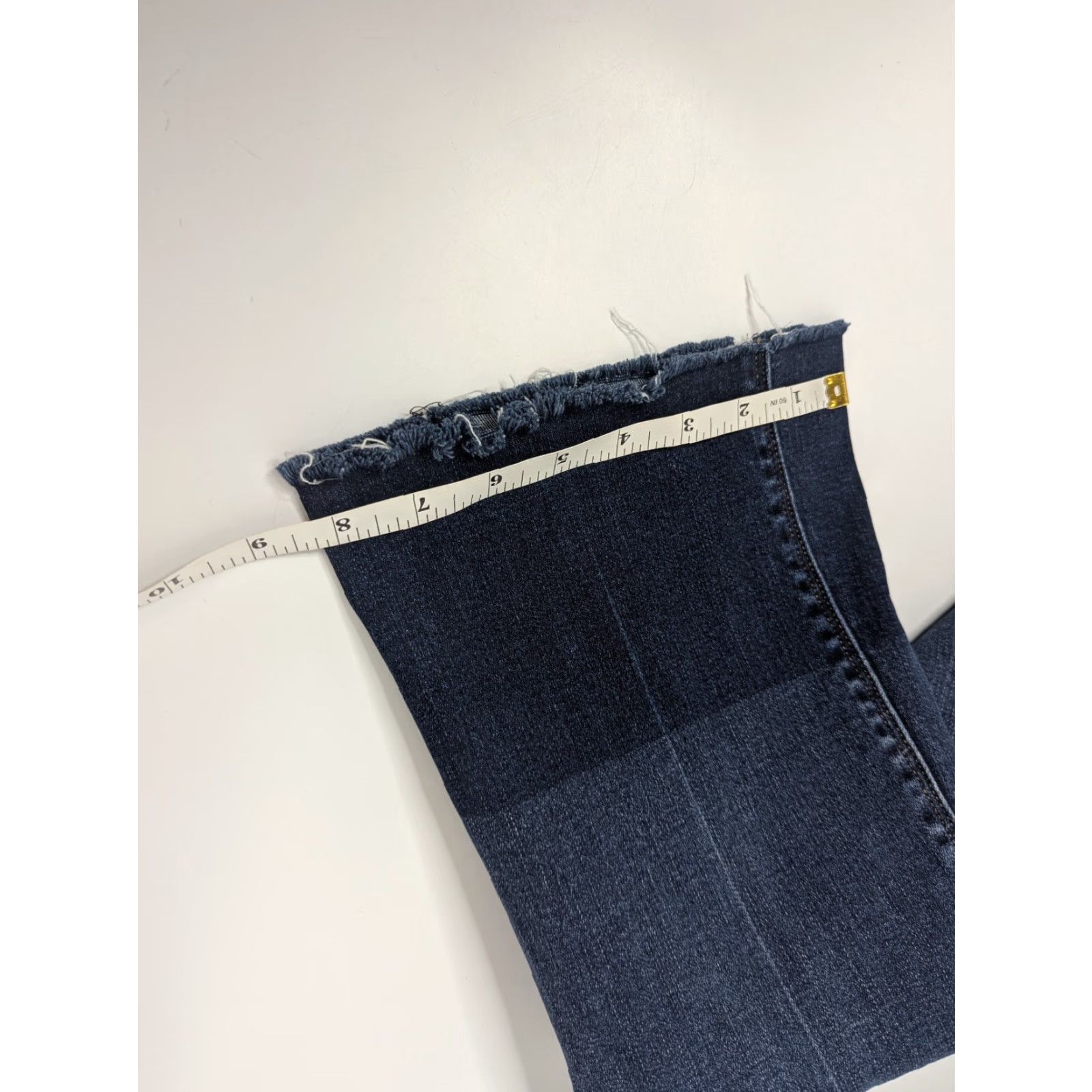 Spanx Spanx Cropped Denim Jeans High Rise Medium Wash Size Small Pull On Raw Hem Women’s Jeans - Regular - Crop - Blue - 90s? Size 28" / US 6 / IT 42 - 6 Thumbnail