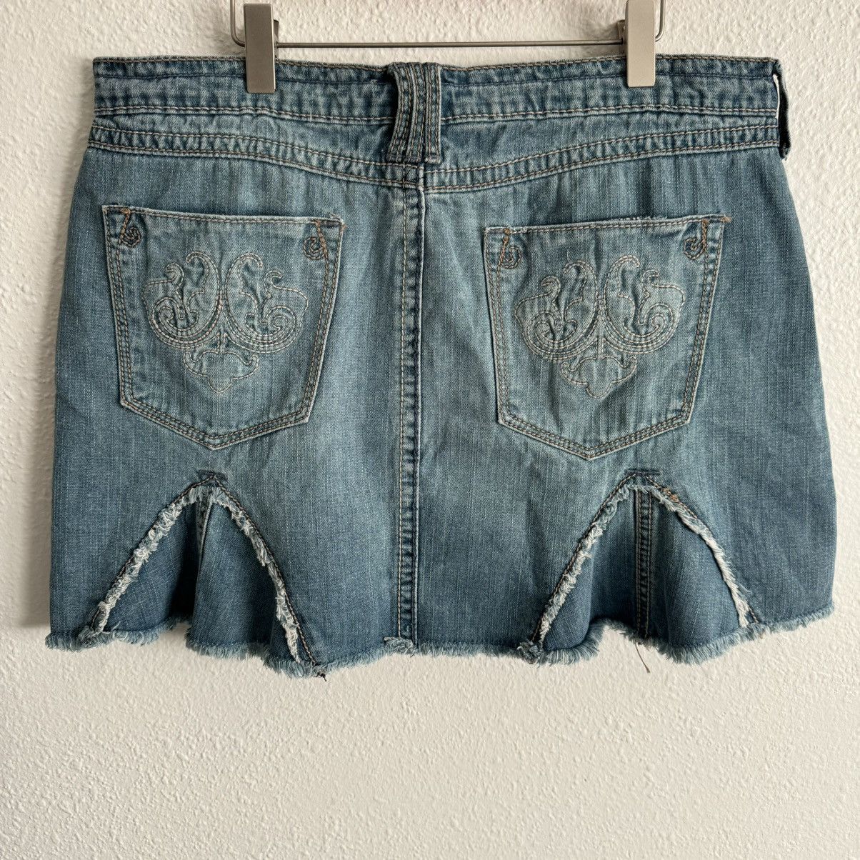 Other ANCHOR BLUE Vintage Y2K Faded Denim Pleated Dart Mini Skirt Size 34" / US 12 / IT 48 - 7 Thumbnail