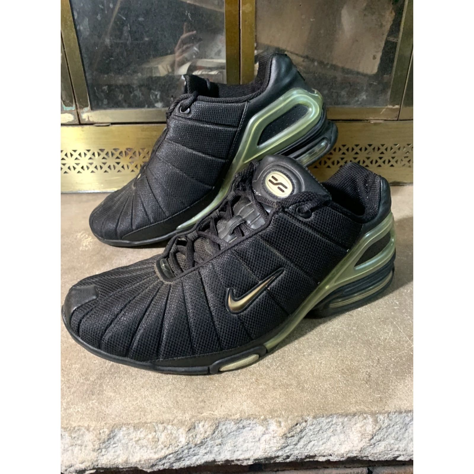 Nike VINTAGE Nike Air Max Octane II 305609-001 Cross Trainers Mens Size 10.5 Black 90s Nike Air Max Octane II Sneakers Mens 10.5 Black Size US 8 / EU 41 - 2 Thumbnail