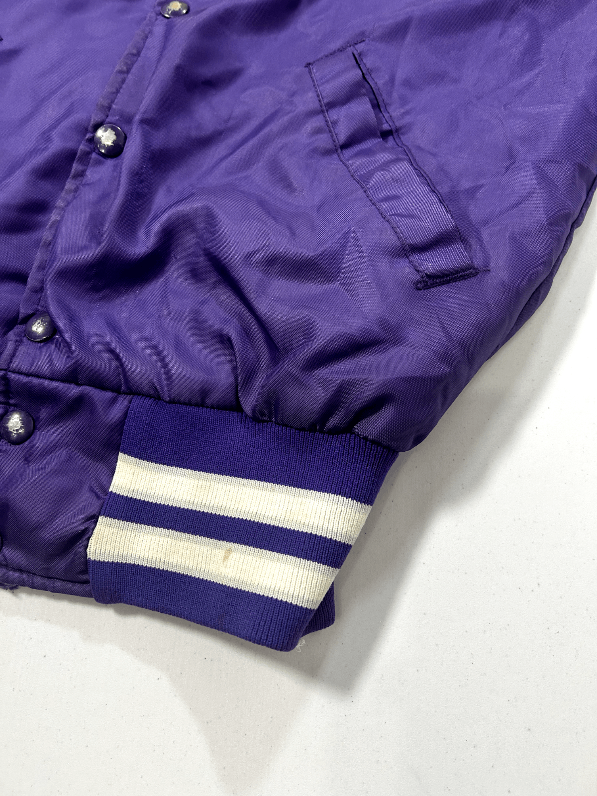 Vintage Vintage 70s/80s Indians Varsity Quilted Lined Button Up Nyl Size US S / EU 44-46 / 1 - 5 Thumbnail