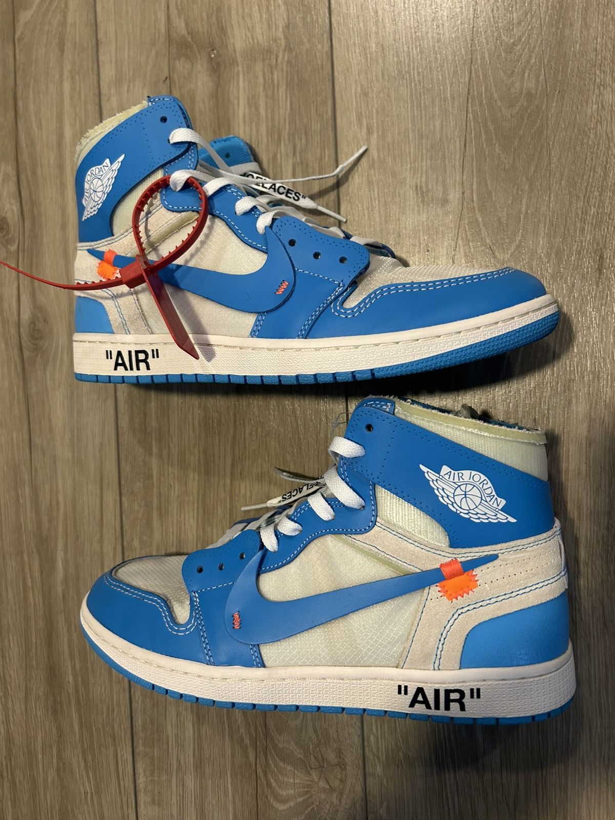 Nike × Off-White Off-White x Air Jordan 1 Retro High ‘OG UNC’ Size US 11 / EU 44 - 2 Thumbnail