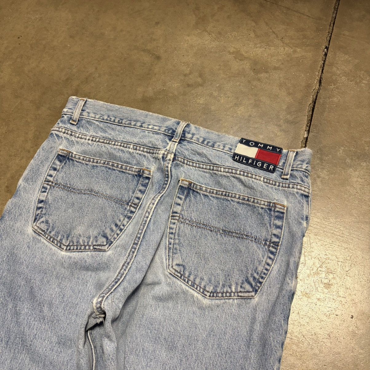 Tommy Hilfiger Vintage Tommy Hilfiger Baggy Denim Jeans Loose Faded 90s USA Size US 36 / EU 52 - 12 Thumbnail
