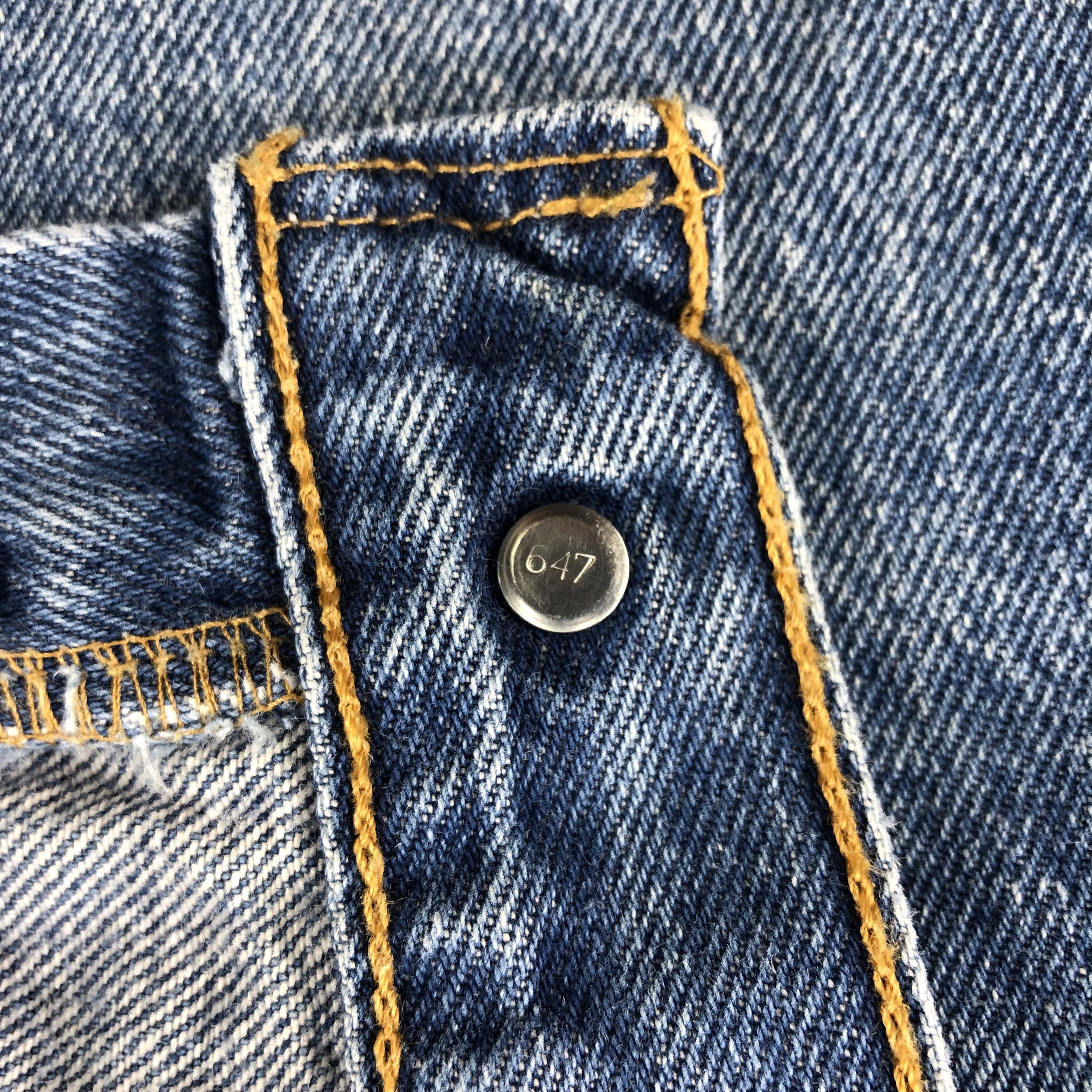 Levi's 90s Vintage Blue Wash Levis 501 Jeans-JM1738 Size US 33 - 8 Thumbnail