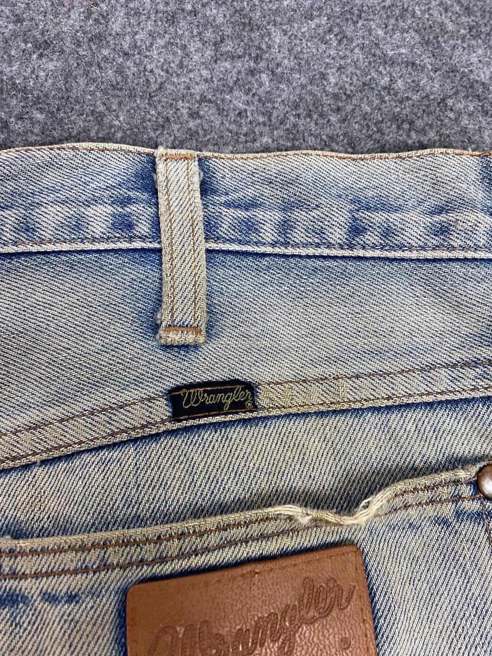 Wrangler vintage wrangler lightwash distressed denim Size US 34 / EU 50 - 5 Thumbnail