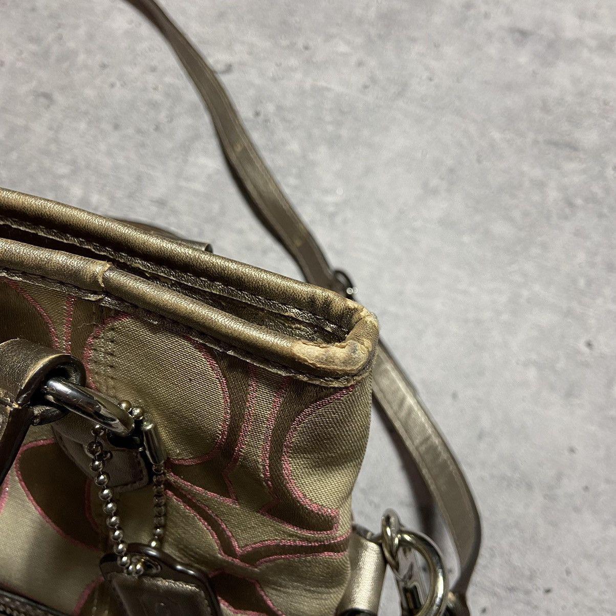 Coach × Designer 📌 Crazy Coach Y2K Monogram Shoulder Bag Size ONE SIZE - 9 Thumbnail
