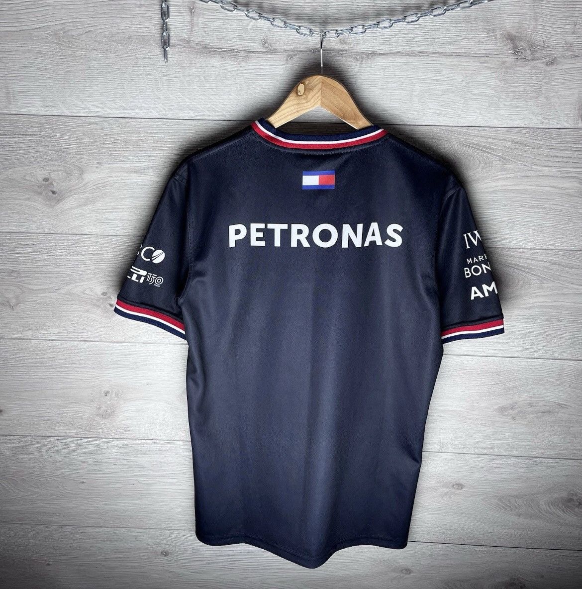 Other Men’s t-shirt Mercedes AMG Petronas F1 size M vintage Size US L / EU 52-54 / 3 - 5 Thumbnail