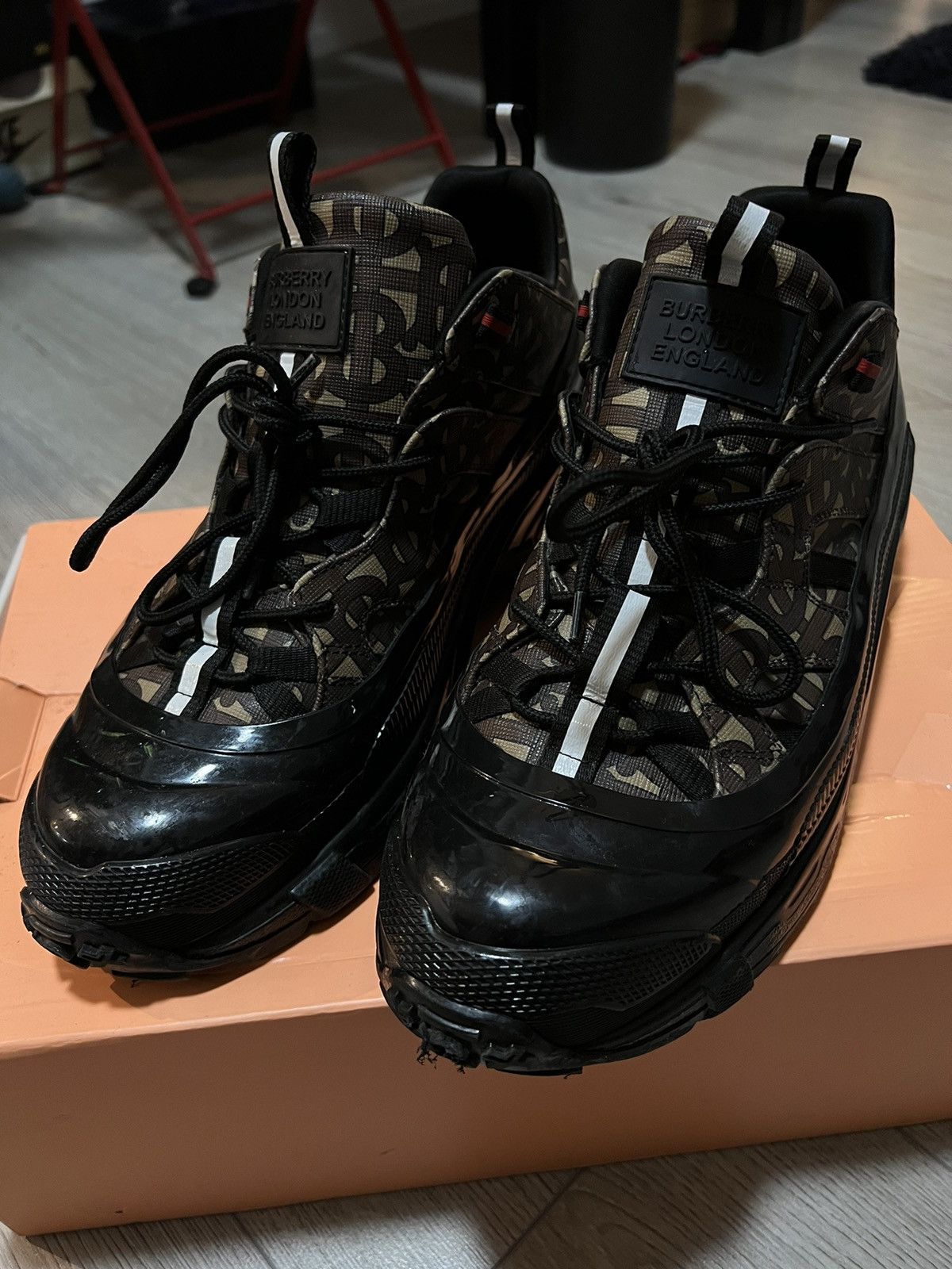 Burberry BURBERRY E-Canvas Monogram Arthur Sneakers Size US 11 / EU 44 - 11 Thumbnail