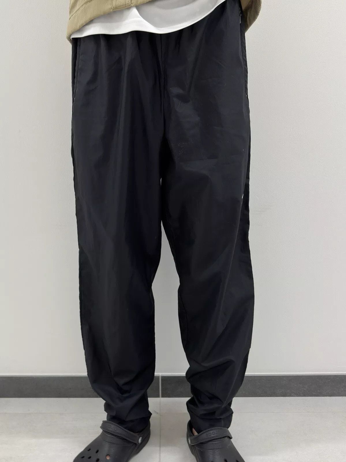 Nike VINTAGE 2000s NIKE NYLON Track Sniny y2k PANTS Y2K MENS Size US 32 / EU 48 - 6 Thumbnail