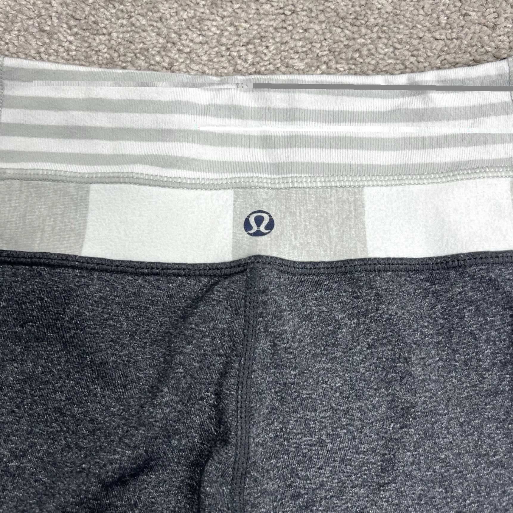 Lululemon Lululemon Leggings Size 6 Athletic Gym Yoga Full Length 31.5” Inseam Flared Gray Stretch Women Size 28" / US 6 / IT 42 - 7 Thumbnail