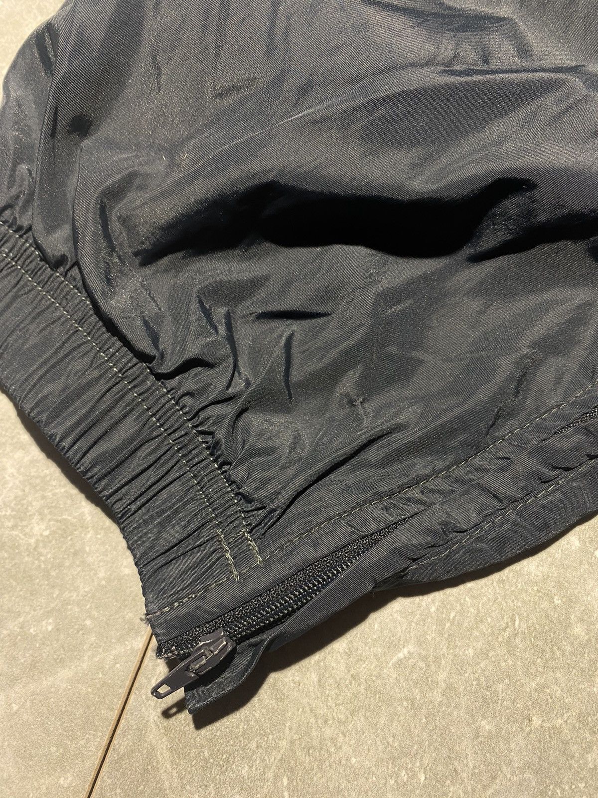 Nike × Vintage Vintage Nike Nylon Beaverton Oregon Track Pants L Size US 34 / EU 50 - 9 Thumbnail