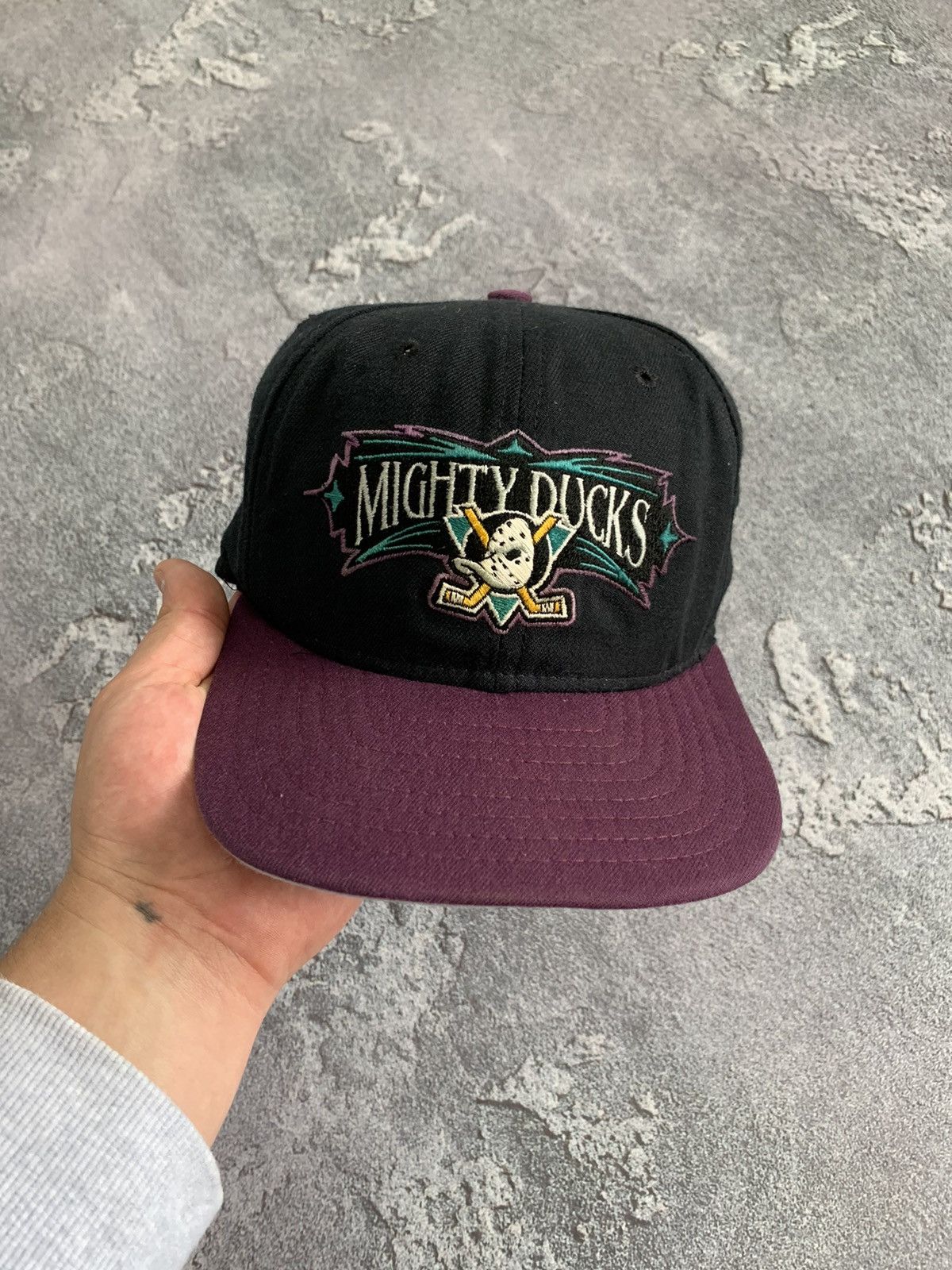 VTG 80’s Mighty Ducks New Era NHL Dupont Visor Wool SnapBack