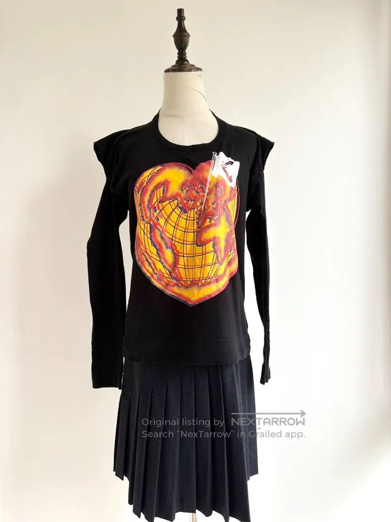 Vivienne Westwood Vivienne Westwood Vintage black heart earth off-shoulder t Size XS / US 0-2 / IT 36-38 - 2 Thumbnail