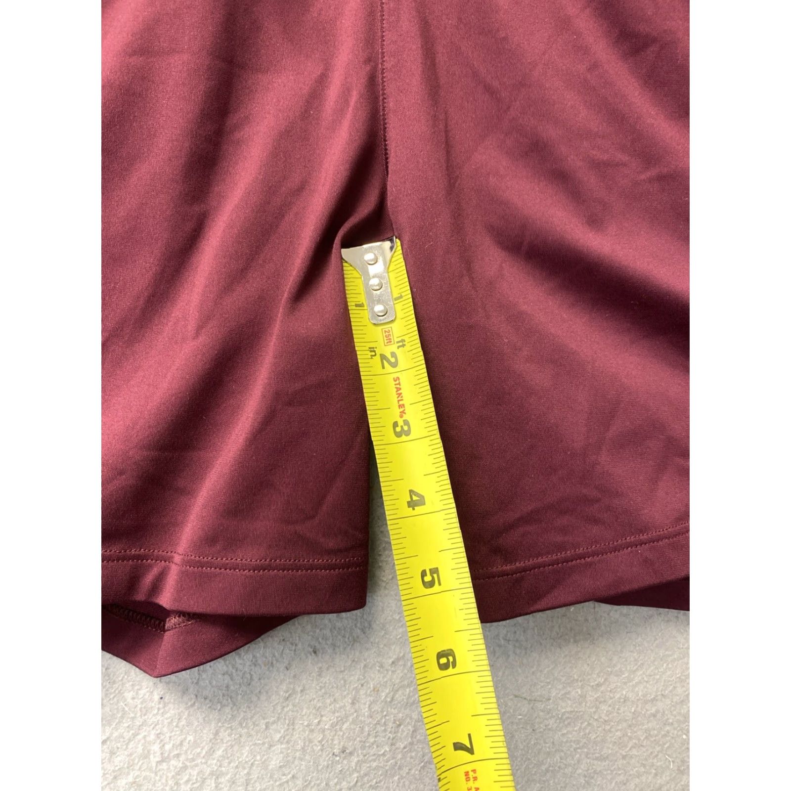 Nike VINTAGE Under Armour Shorts Womens M Maroon Athletic Beach Running 90s Hipster Y2K Pockets Breathable Size 32" / US 10 / IT 46 - 5 Thumbnail
