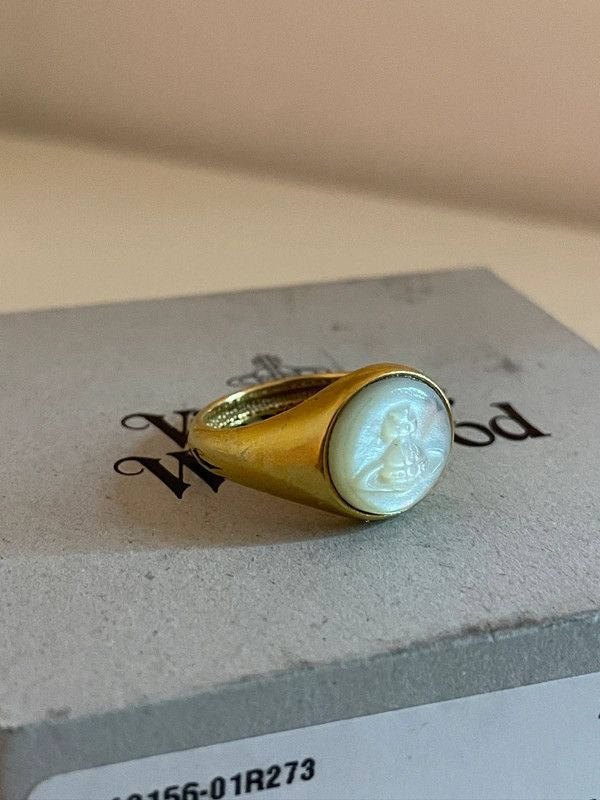 Pre-owned Vivienne Westwood Dorothy Ring Silver In Gold