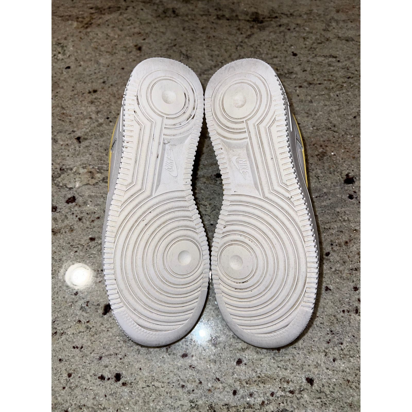 Nike Nike Air Force 1 Low '07 White Citron Size Women’s 7.5 Size US 7.5 / IT 37.5 - 8 Thumbnail