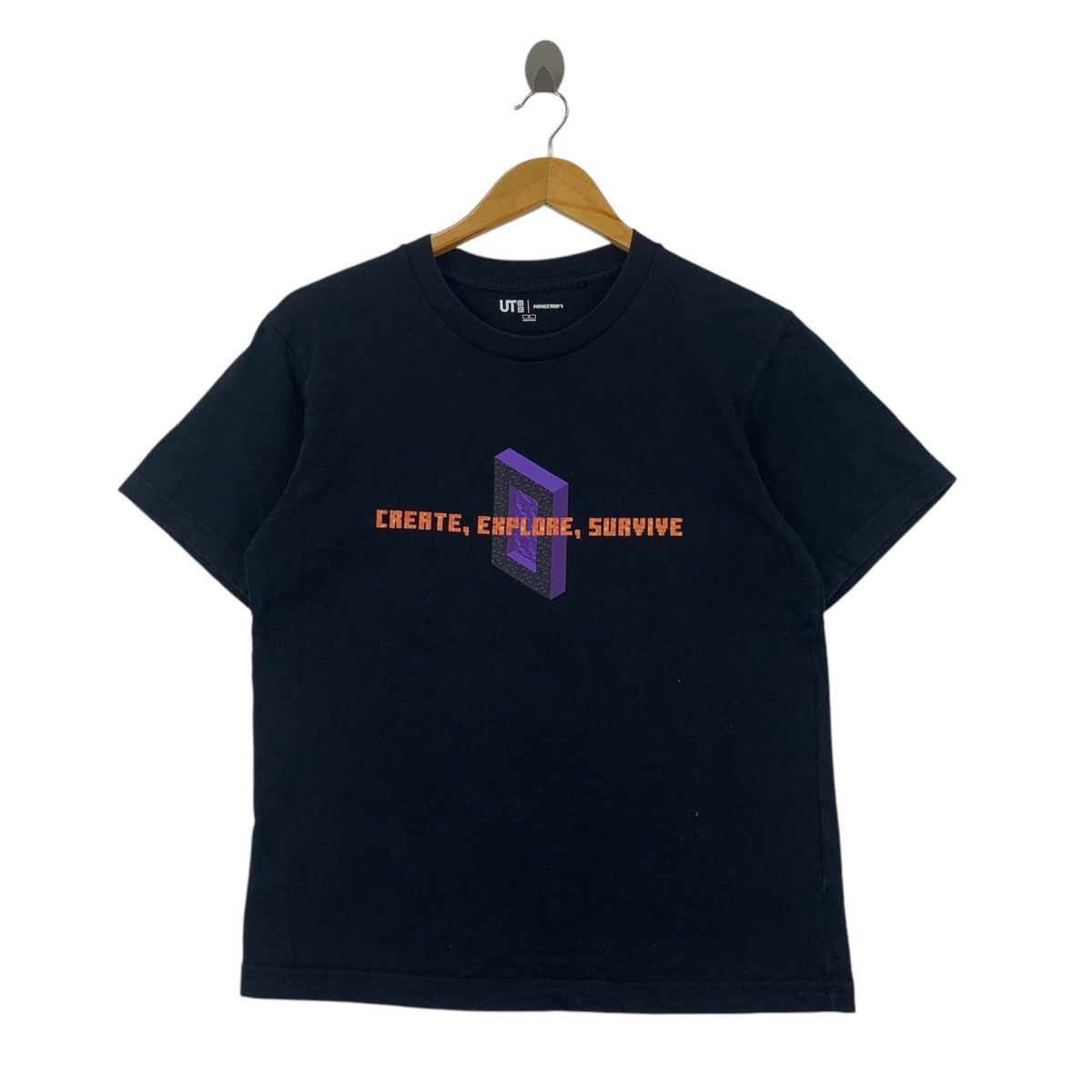 Uniqlo UNIQLO x MINECRAFT GAME Create Explorer Survive Tee Shirt Size S / US 4 / IT 40 - 1 Thumbnail