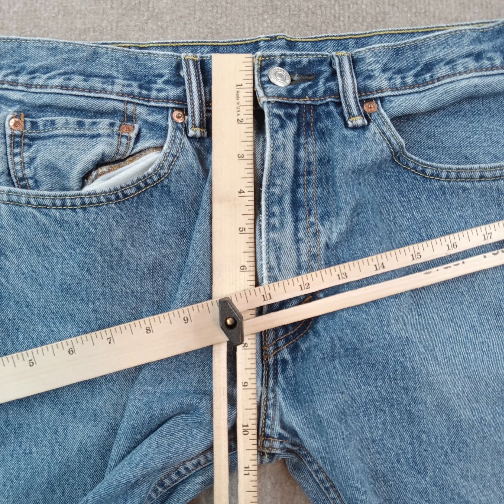 Levi's Levis 505 Jeans Men 33x30 Blue Denim Mid Rise Straight Leg Classic Size US 33 - 7 Thumbnail