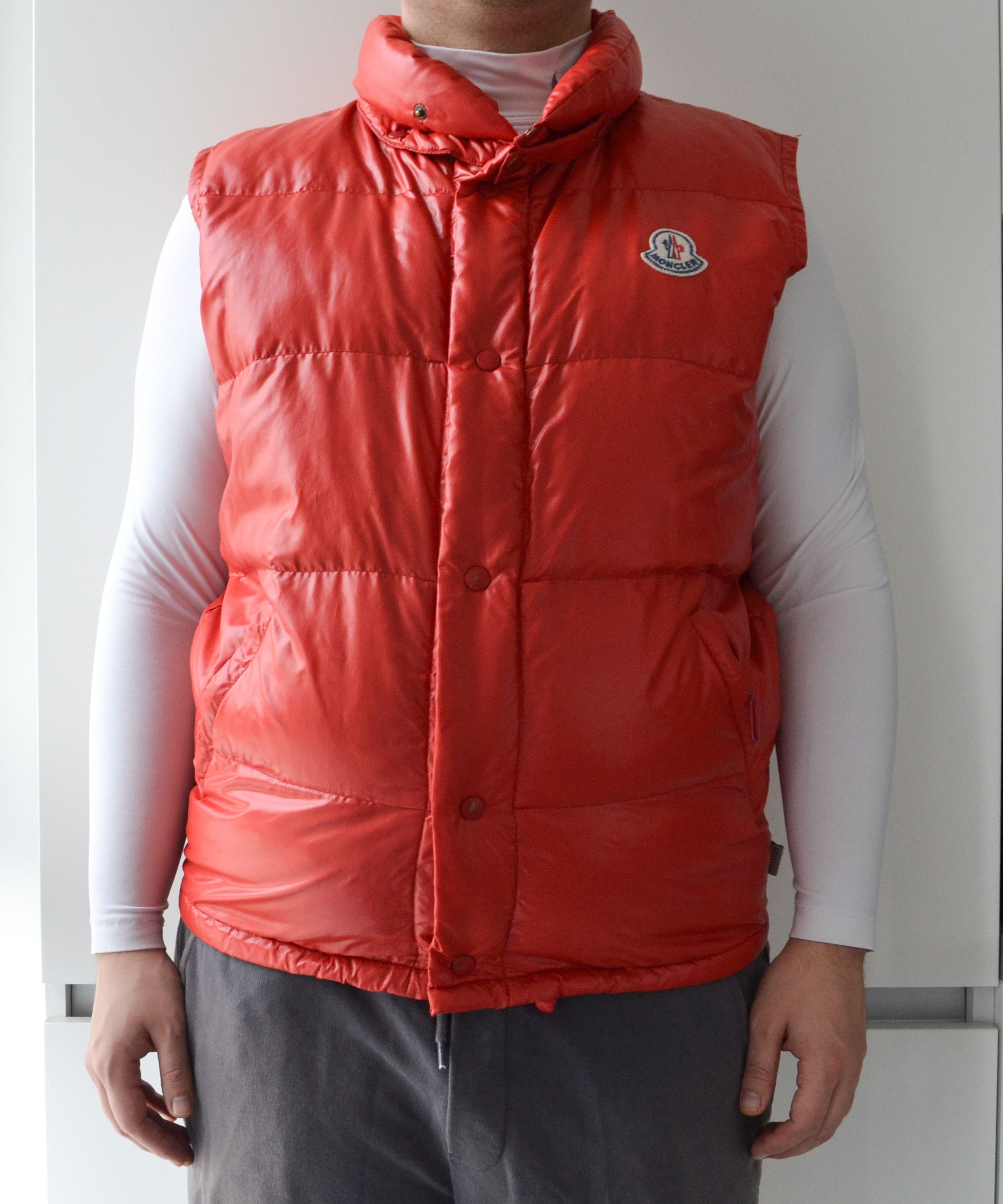 Moncler 🔴 MONCLER Vest Down Jacket Puffer Red 80s 90s Size 3 L Size US L / EU 52-54 / 3 - 2 Thumbnail