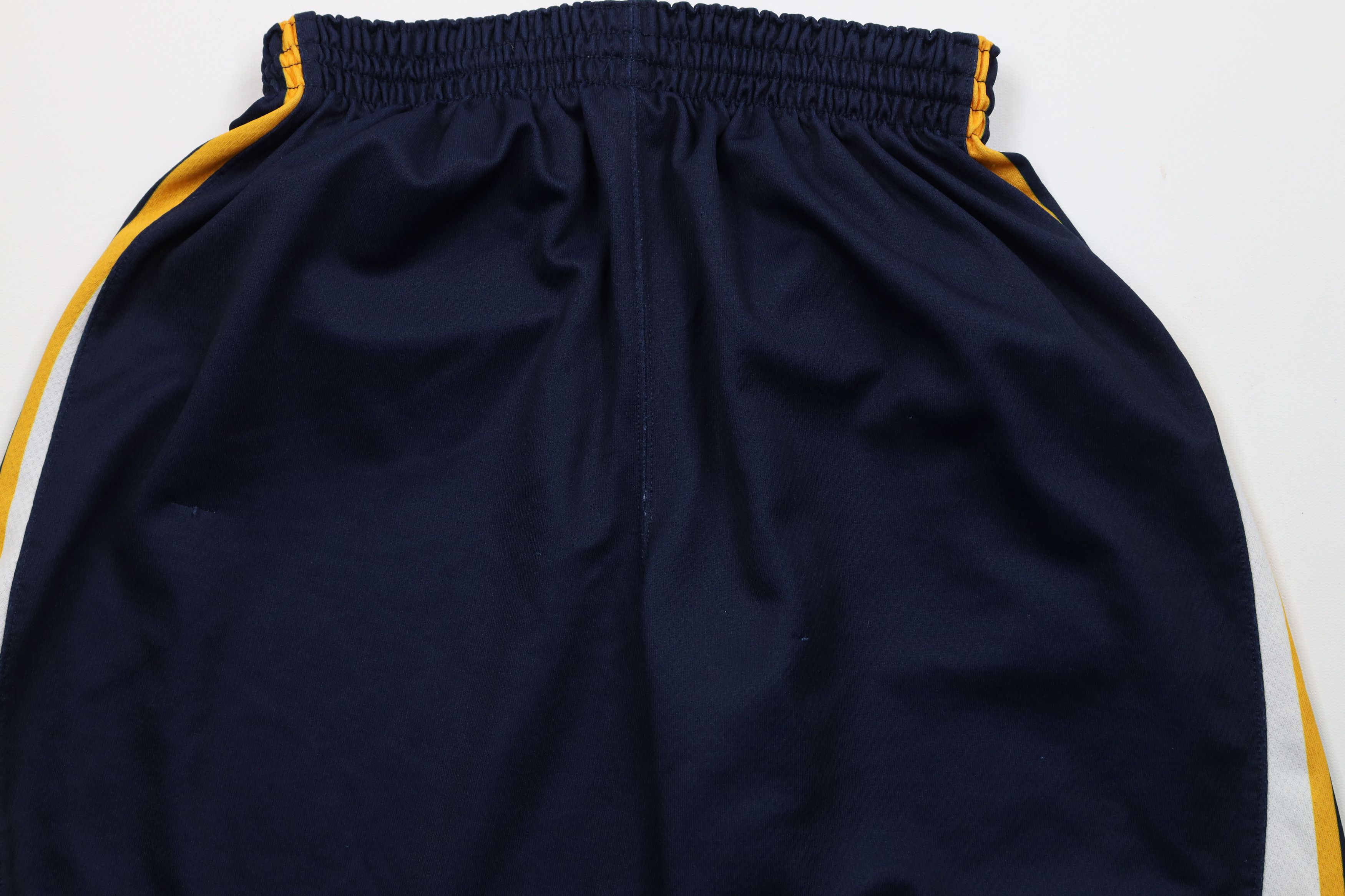 Nike × Vintage Nike Issued University of Toledo Basketball Shorts Blue Size US 30 / EU 46 - 10 Thumbnail