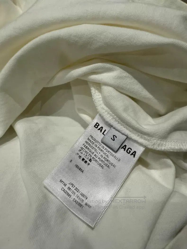 Balenciaga Balenciaga White Short Sleeve T-Shirt with Hole Size US S / EU 44-46 / 1 - 3 Thumbnail