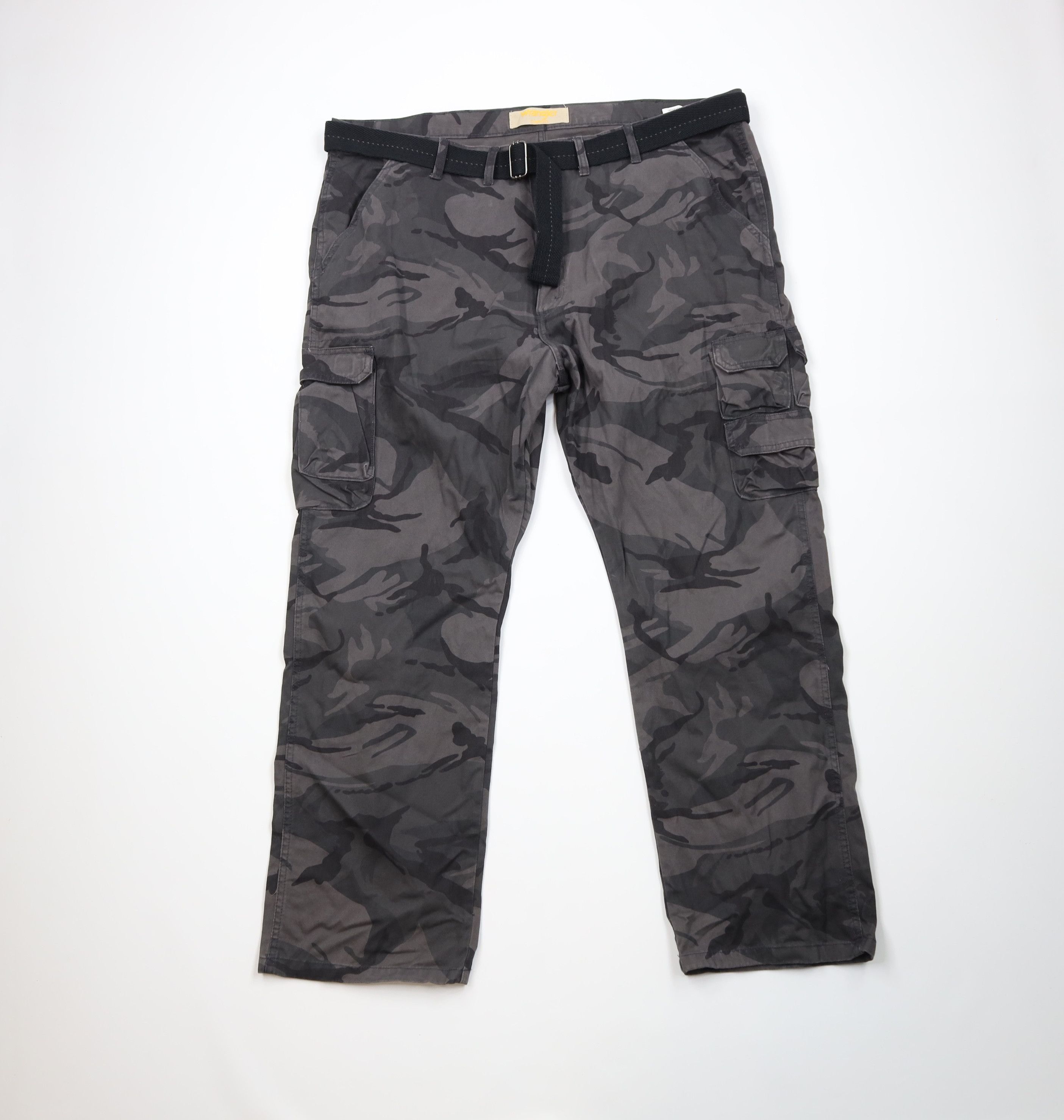Wrangler Vintage Y2K Wrangler Belted Wide Leg Camouflage Cargo Pants Size US 44 / EU 60 - 1 Thumbnail