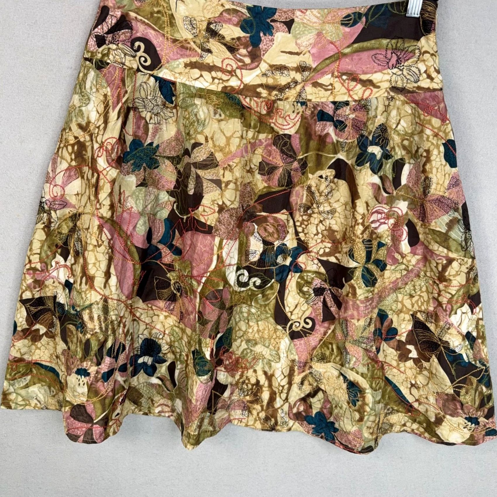 Vintage Chicos Skirt Womens 2.5 L Beige Silk Embroidered Floral Boho Luxury Flowy Size 36" / US 14 / IT 50 - 2 Thumbnail