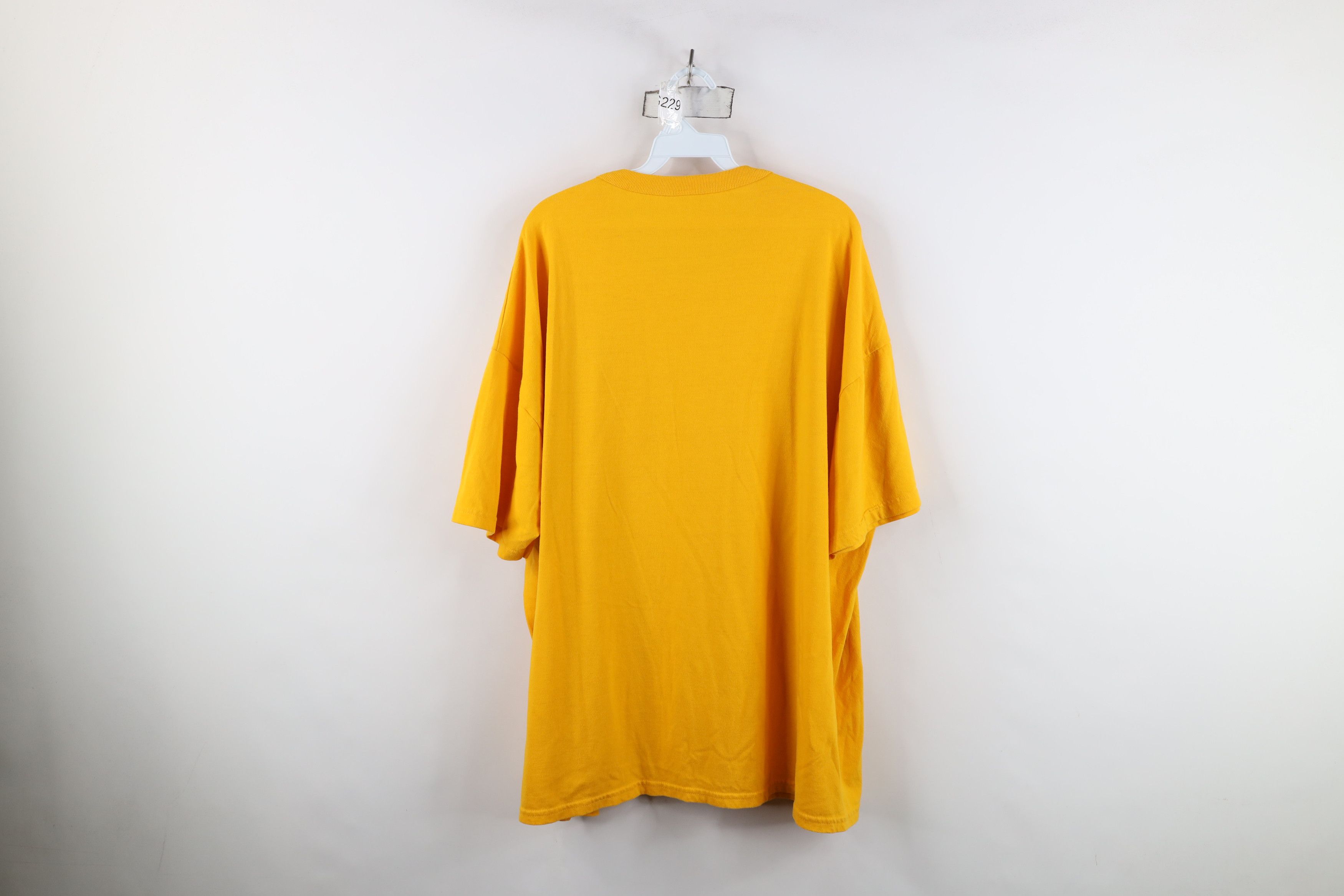 Vintage Vintage 90s Issued University of Toledo Baseball T-Shirt Size US XXL / EU 58 / 5 - 11 Thumbnail
