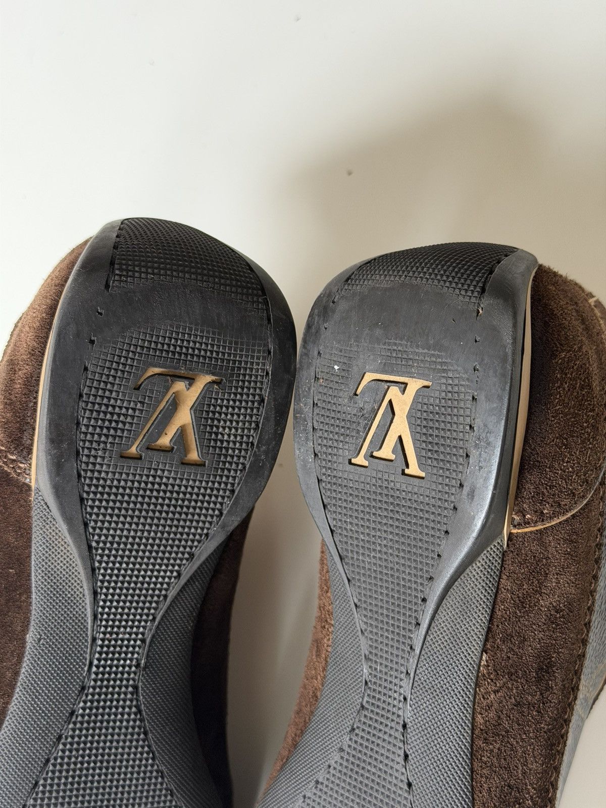 Louis Vuitton LOUIS VUITTON 2008 Monogram Low Profile Sneakers LV trainers Size US 6 / IT 36 - 19 Thumbnail