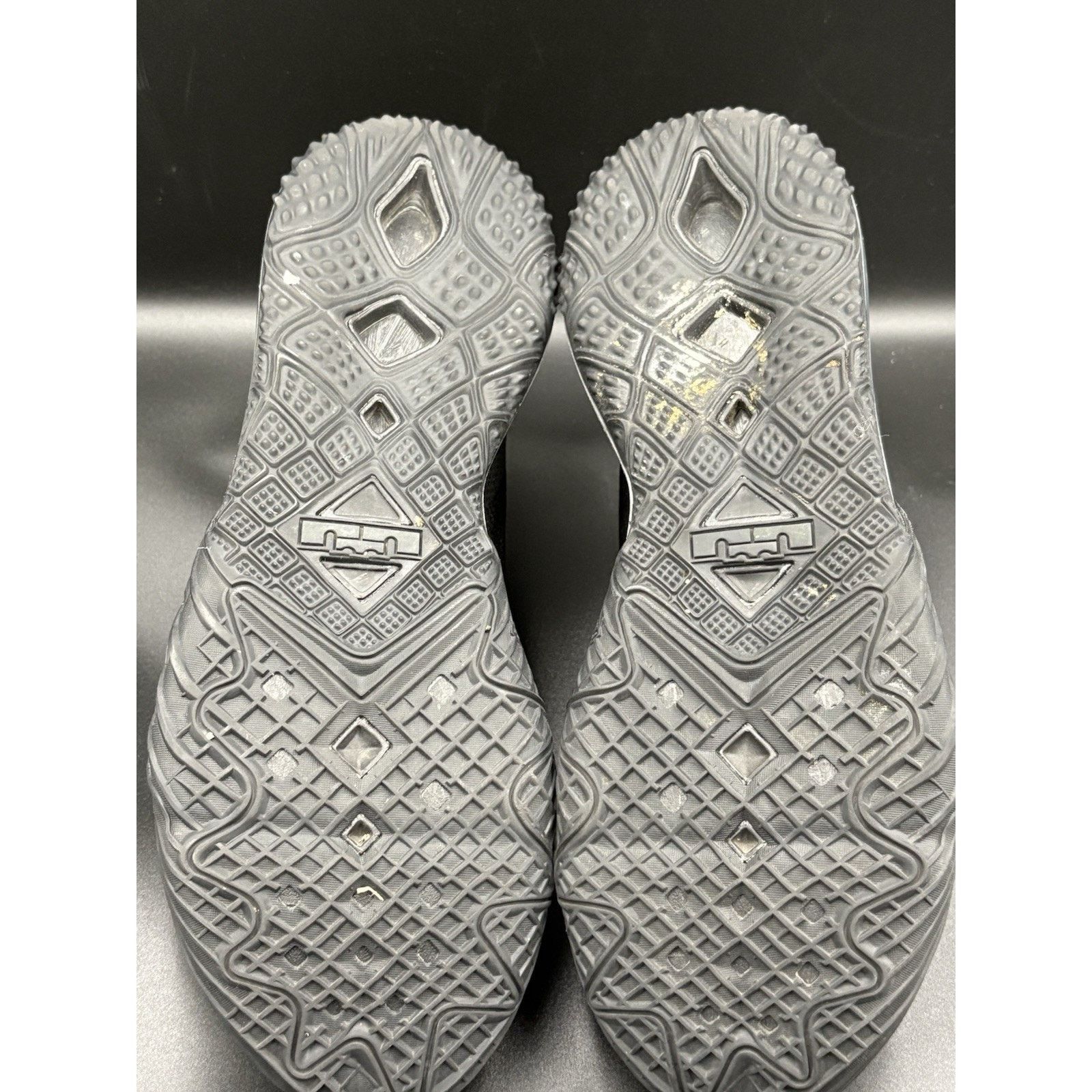 Nike Size 13 - Nike LeBron 18 Low Zero Dark 23 CV7562-004 Size US 13 / EU 46 - 10 Thumbnail