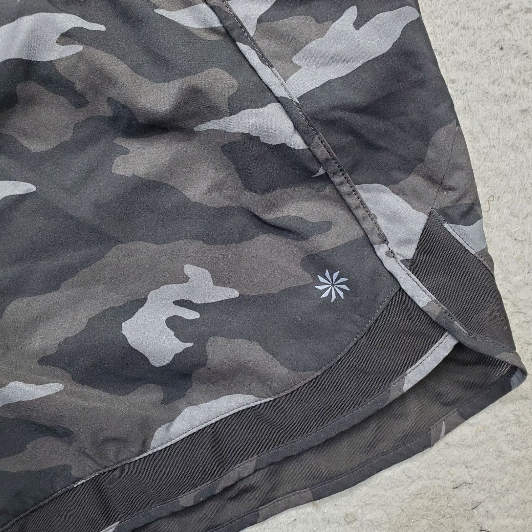 Athleta Athleta Womens Shorts M Multi Camo Elastic Waist Pull On Athletic II Size 32" / US 10 / IT 46 - 3 Thumbnail