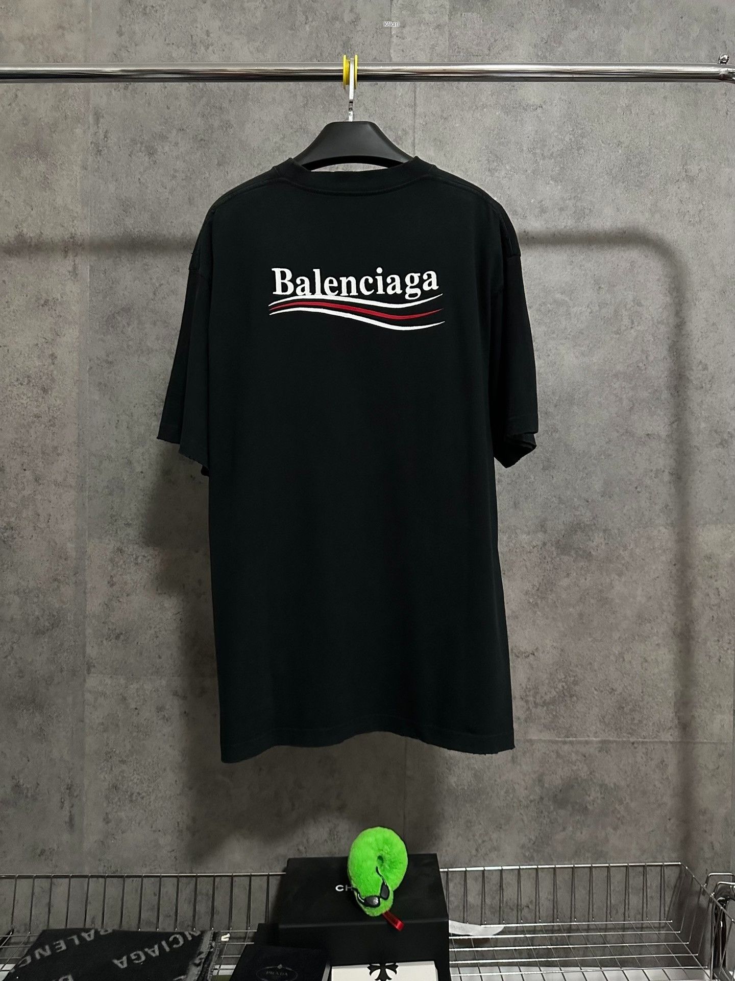 Balenciaga Balenciaga Vintage Coke Wave Logo T-shirt Size US S / EU 44-46 / 1 - 4 Thumbnail