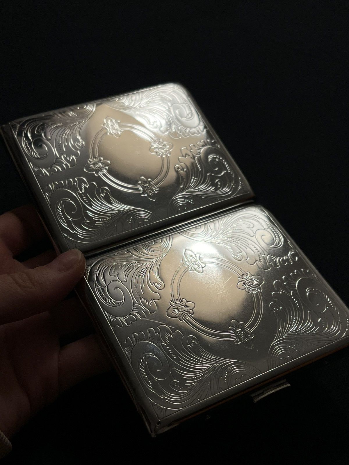 Vintage Embossed floral cigarette case retro Size ONE SIZE - 9 Thumbnail