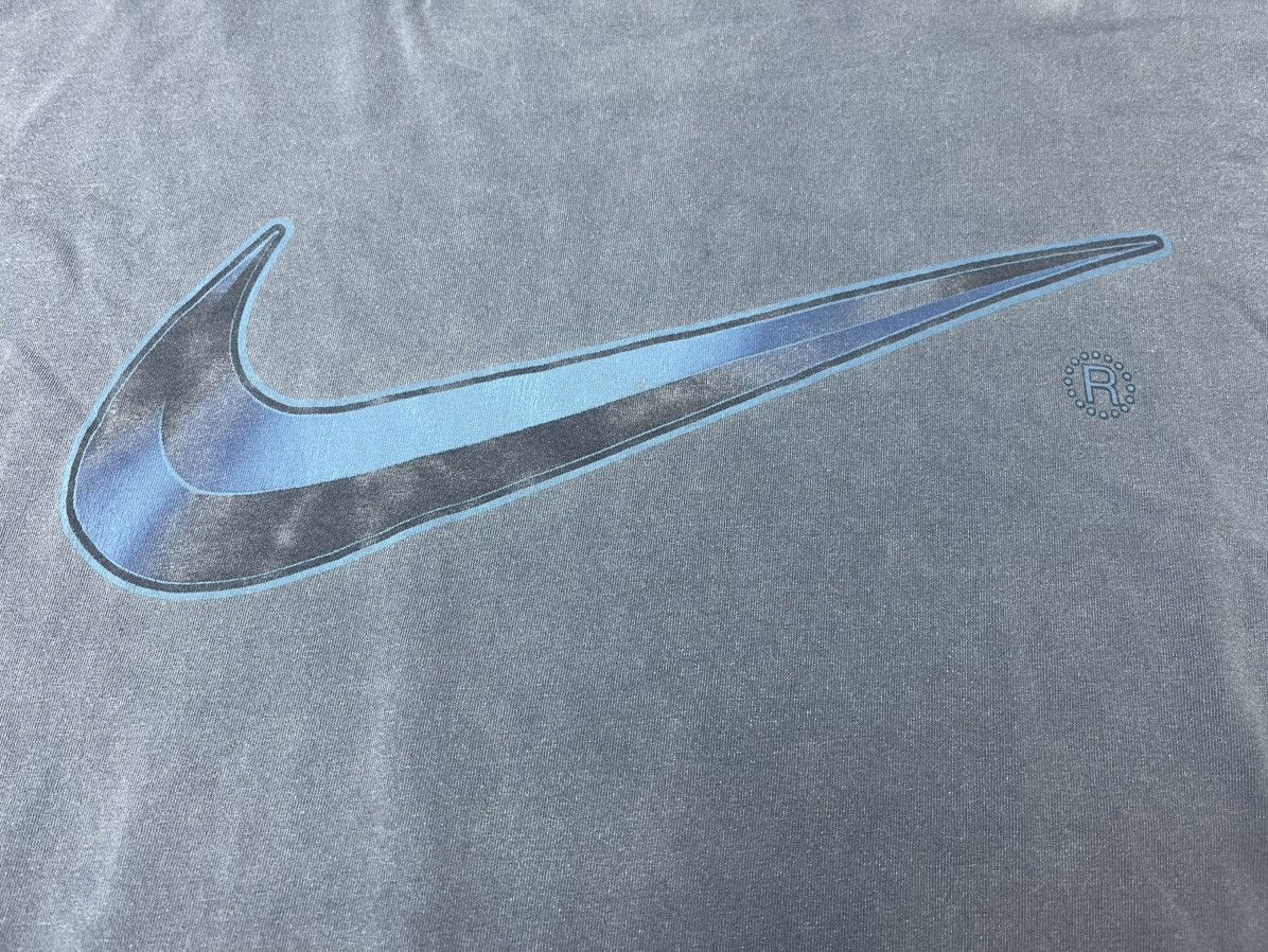 Nike Vintage Nike Swoosh Faded Tshirt Big Logo USA Streetwear Size US L / EU 52-54 / 3 - 9 Thumbnail