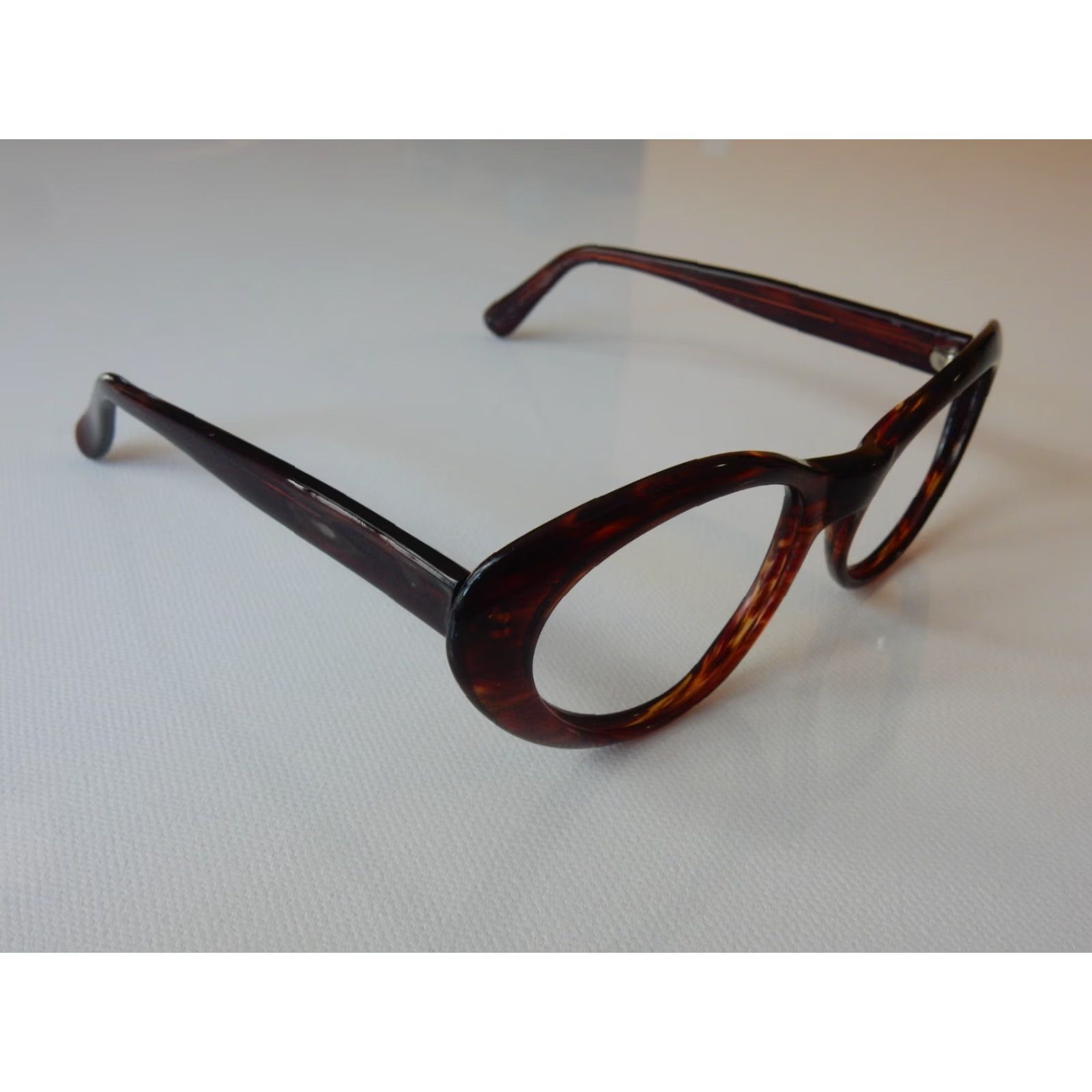 Guess VINTAGE GUESS Sunglasses Frames Women Brown Frame Sunglasses Frames, GUESS, Women, Brown, Vintage Theory, 90s? Size ONE SIZE - 3 Thumbnail
