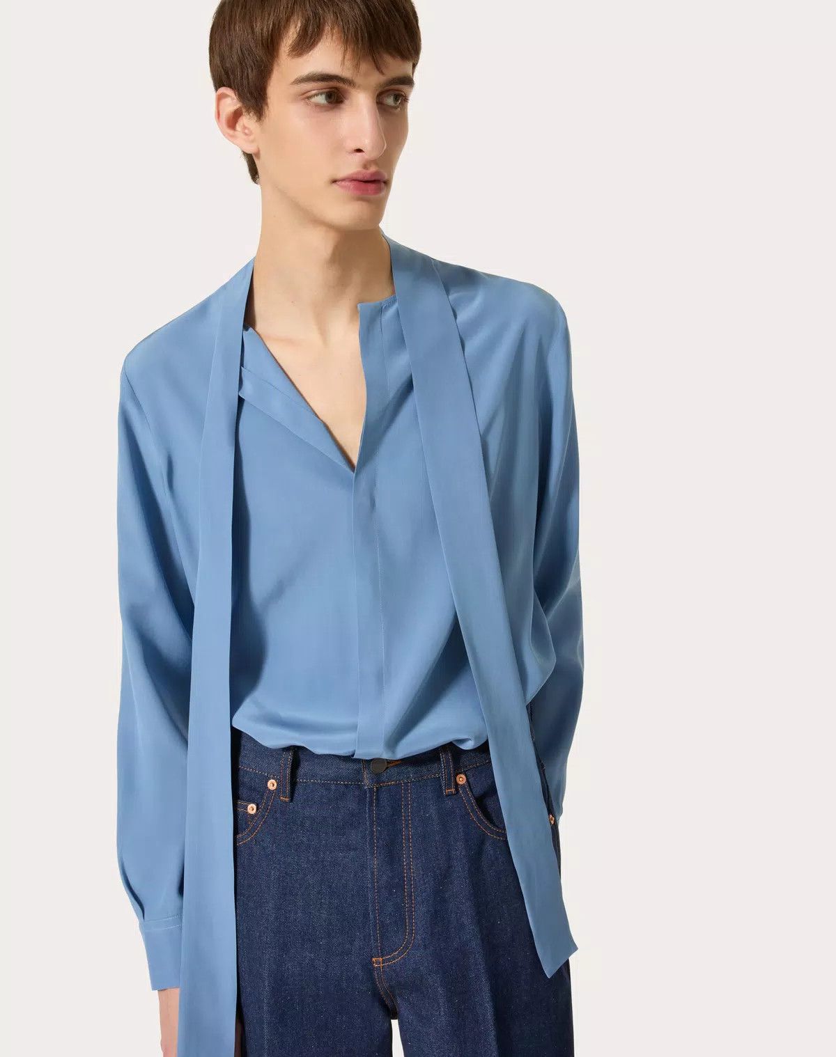 Valentino oc11z0625 Washed Silk Shirt With Neck Tie in Sky Blue Size US S / EU 44-46 / 1 - 6 Thumbnail