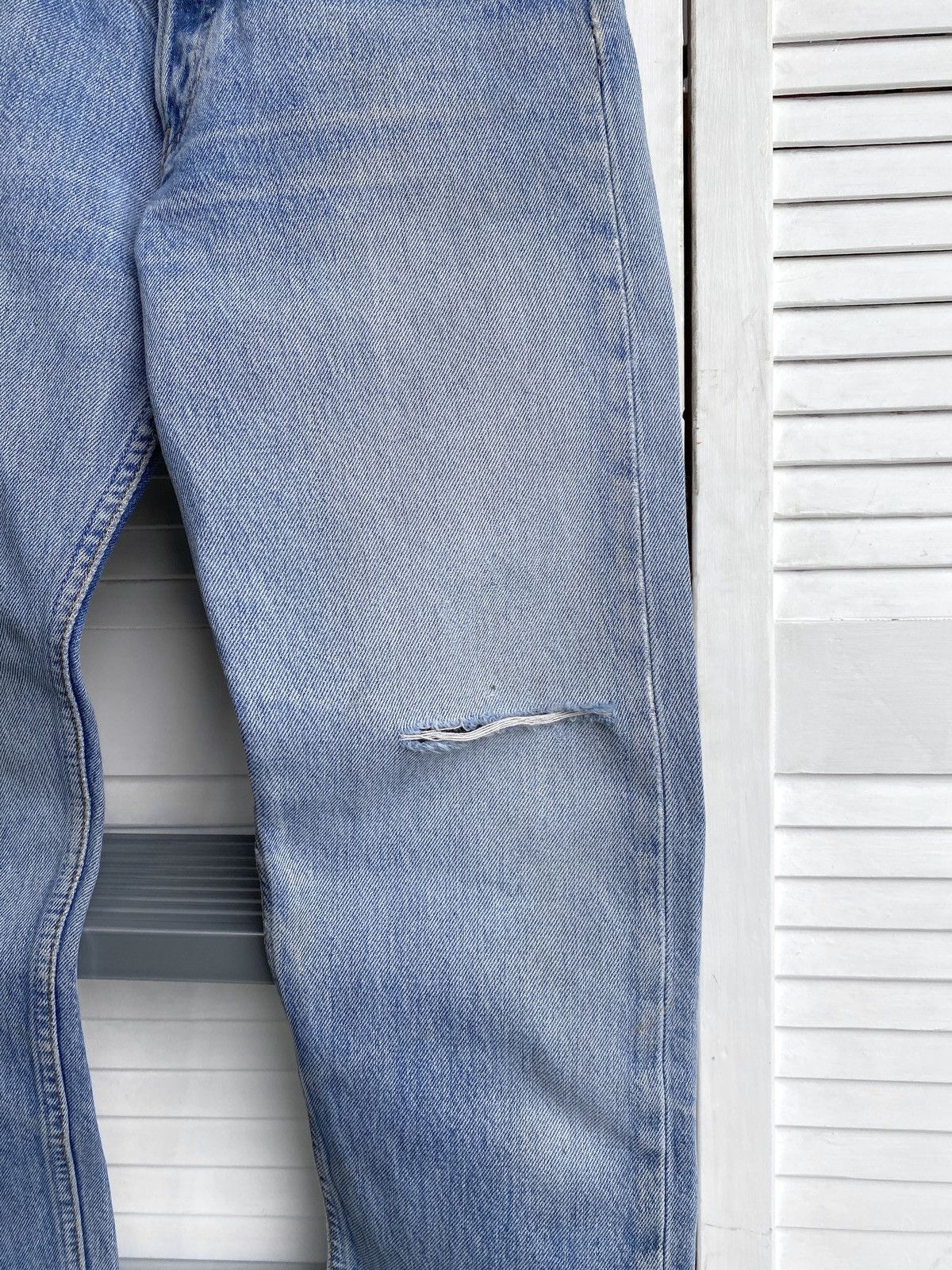 Levi's Vintage Levis 501 Light Wash Blue Denim Slim Jeans Pants USA Size US 29 - 6 Thumbnail