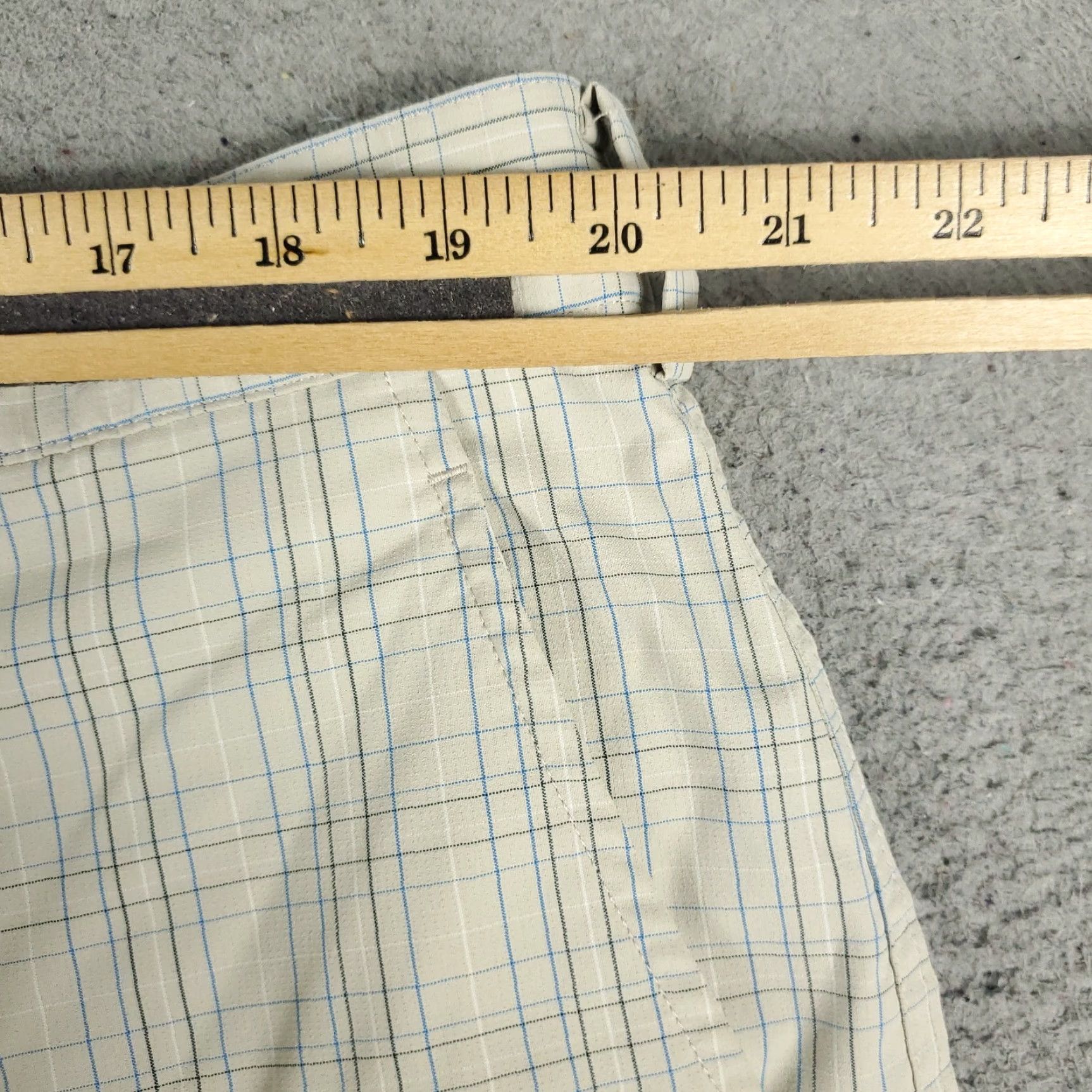 Nike Nike Shorts Mens 40 Beige Plaid Dri Fit Flat Front Chino Casual Golf Nike Logo Belt Loops Regular Size 40 Mens Brown Beige Plaid Chino Shorts Size US 40 / EU 56 - 4 Thumbnail