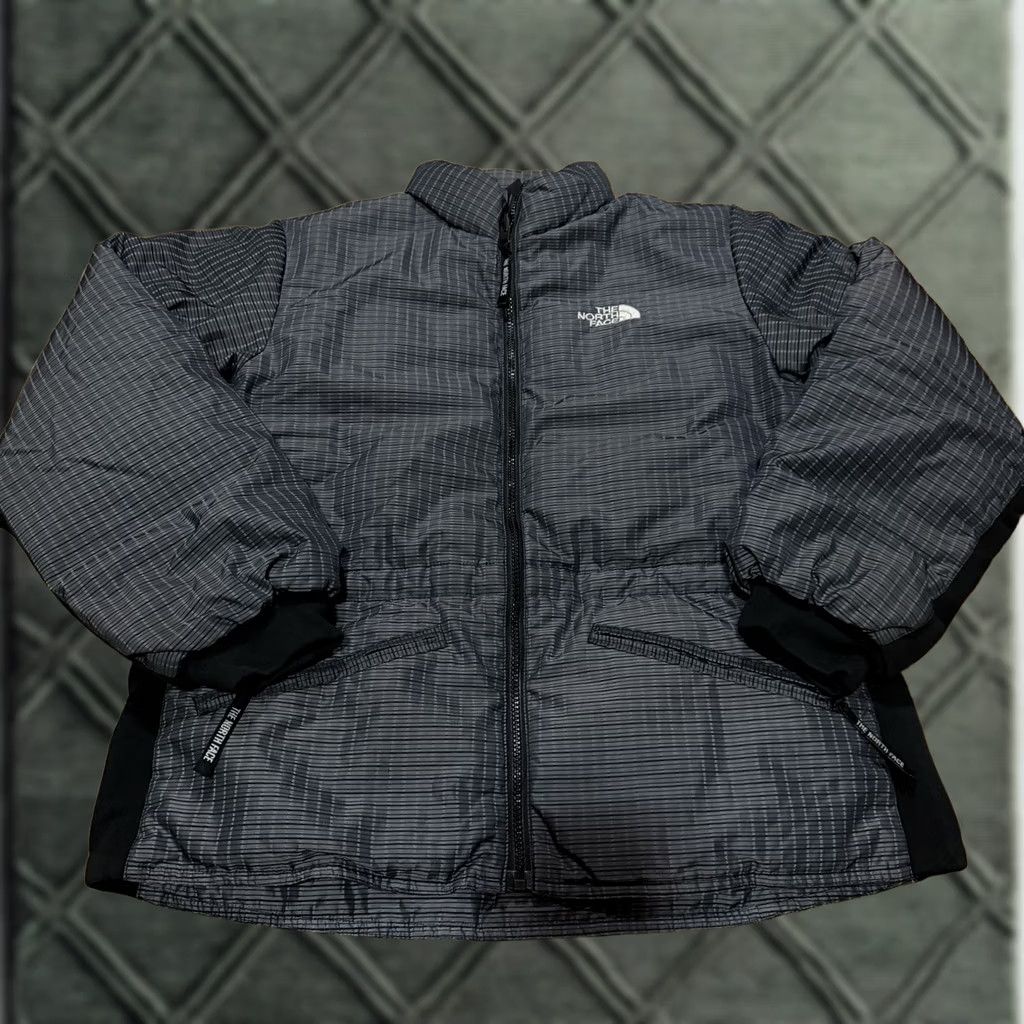 The North Face VINTAGE The North Face Down Insulated Ski Jacket Shirt? No, Jacket Women L Gray Silver RARE Ski Vintage Theme 90s Nike Size L / US 10 / IT 46 - 1 Thumbnail
