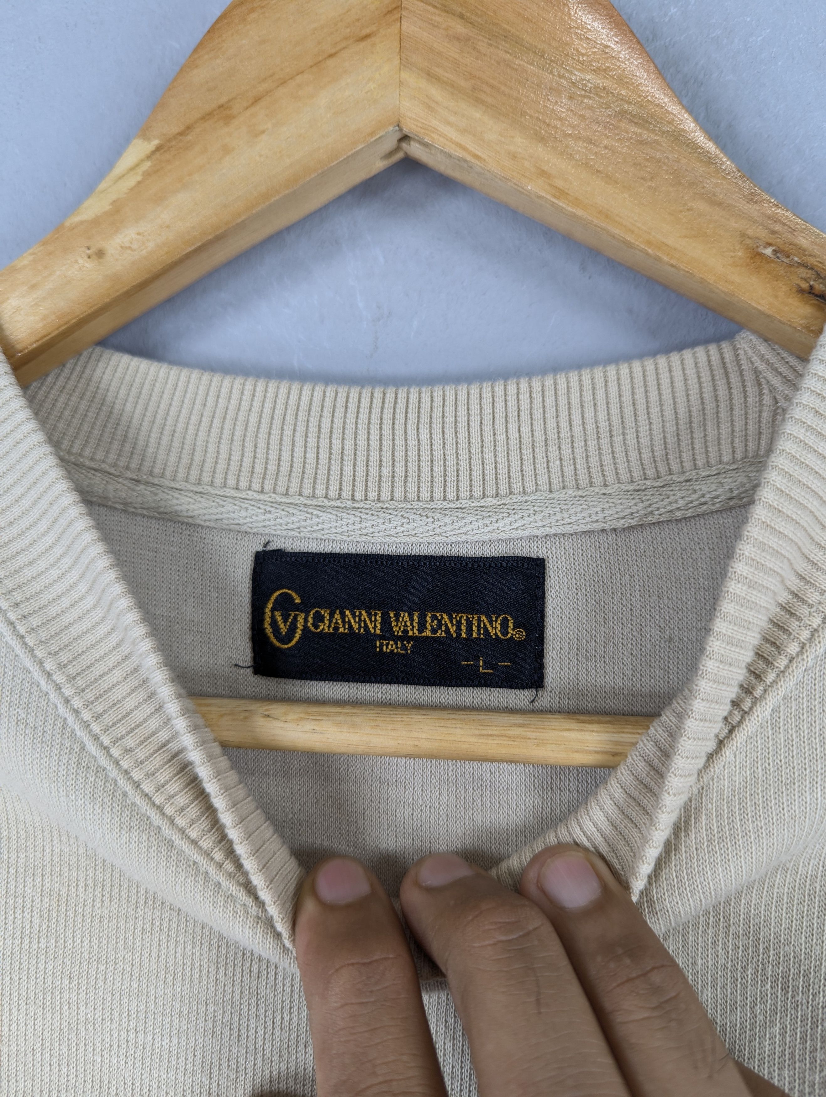 Designer × Japanese Brand × Vintage Vintage Gianni Valentino Embroidery Spellout Sweatshirt Size US L / EU 52-54 / 3 - 7 Thumbnail