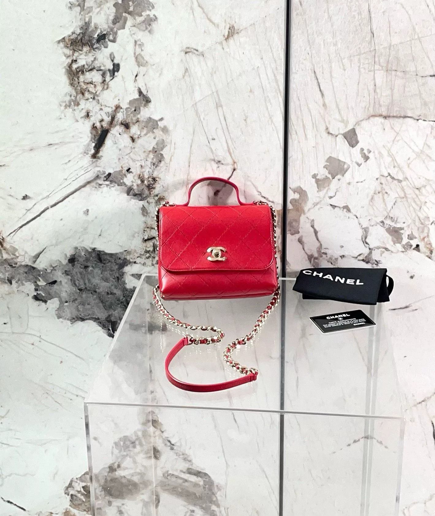 Chanel Pre-loved Bag Very good condition Size ONE SIZE - 1 Thumbnail