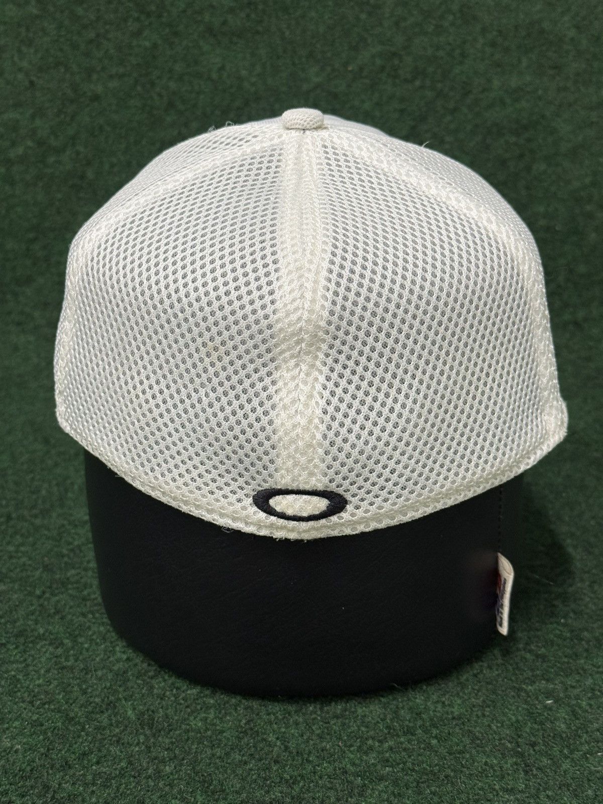 Oakley Vintage Y2k Oakley Spellout Logo Flexfit Hat Size ONE SIZE - 3 Thumbnail