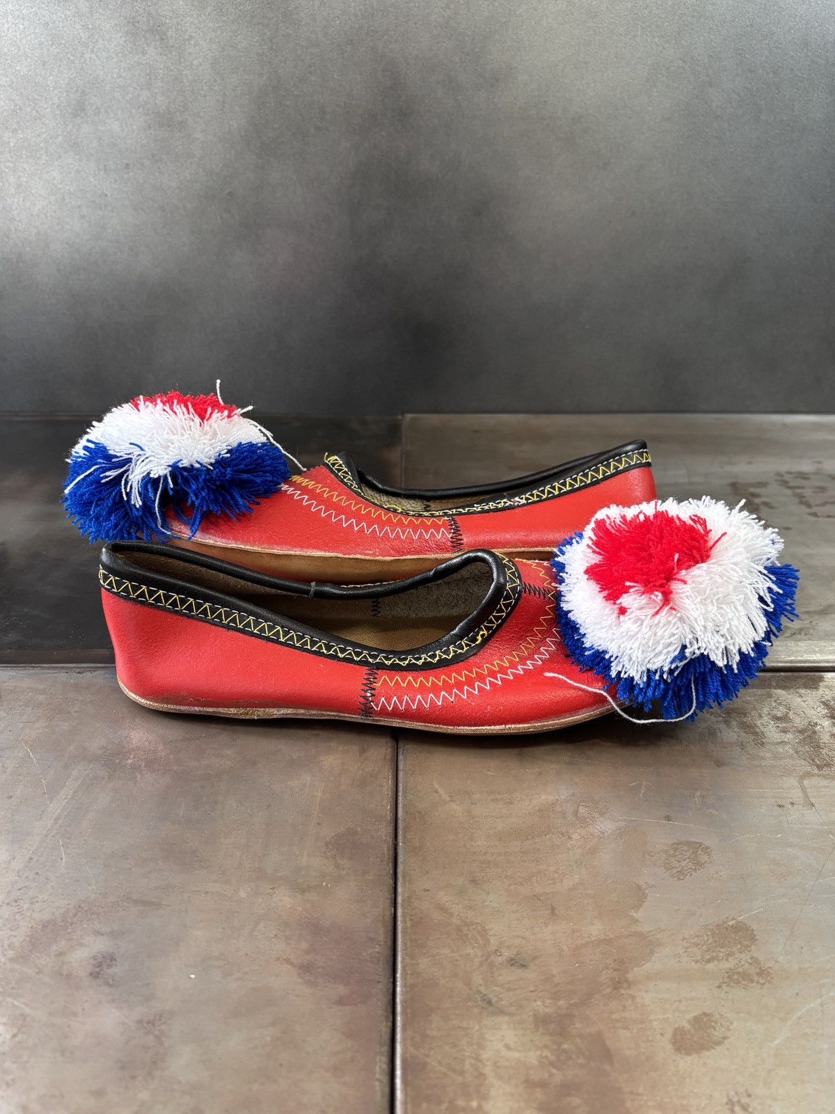Vintage Greek Tsarouchi Slippers Pom Pom Loafers Vintage Army Guard Size US 8 / IT 38 - 1 Thumbnail