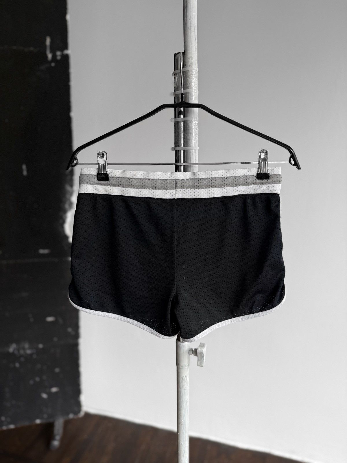 Nike Nike The Athletic Dept. Womens Black Mesh Running Shorts Size 28" / US 6 / IT 42 - 2 Thumbnail