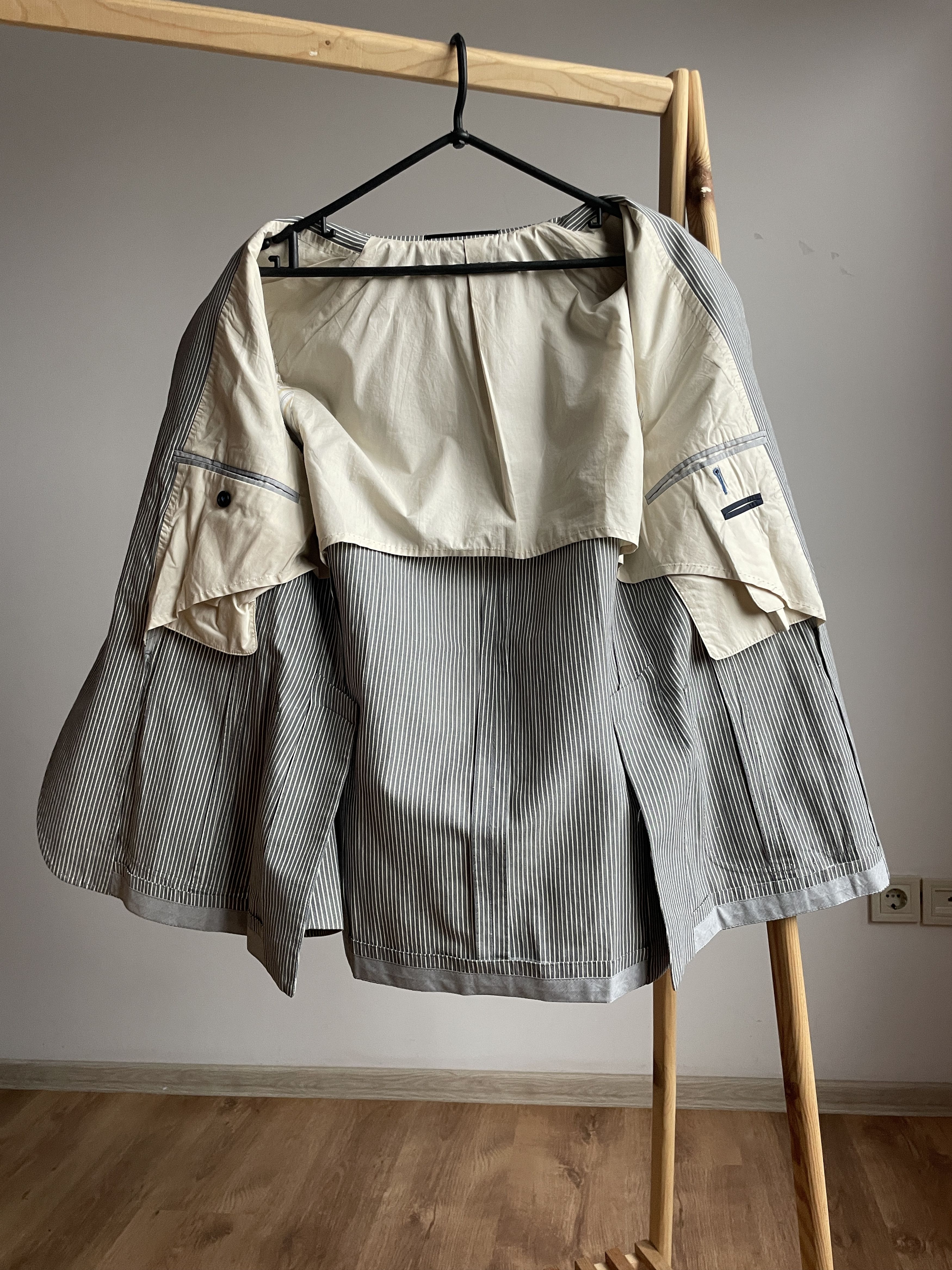 Paoloni Paoloni Cotton/Linen Half Lined Striped Gray Blazer Size 40R - 3 Thumbnail