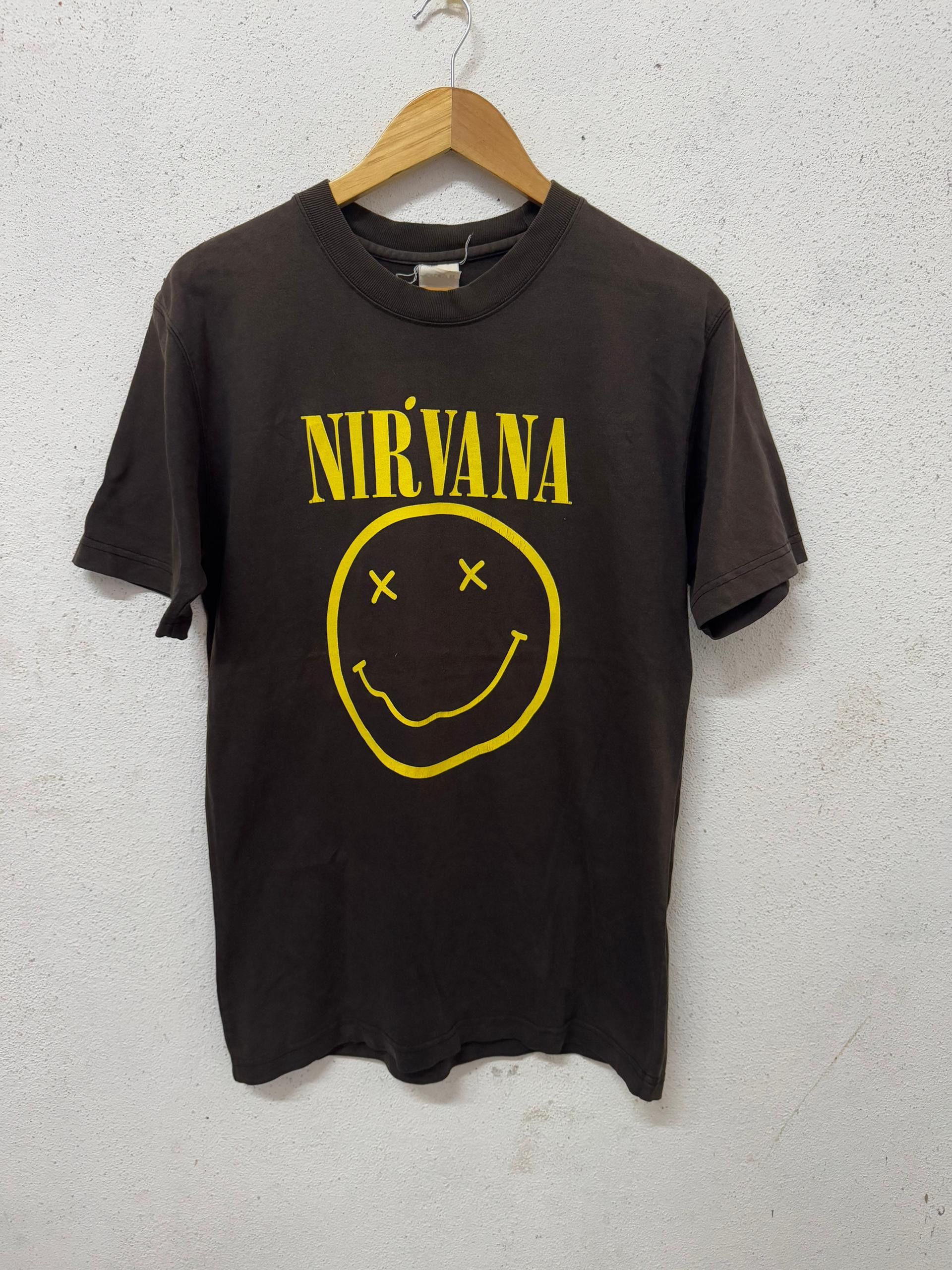 Band Tees Vintage y2k sunfaded nirvana smile tee Size US S / EU 44-46 / 1 - 1 Thumbnail