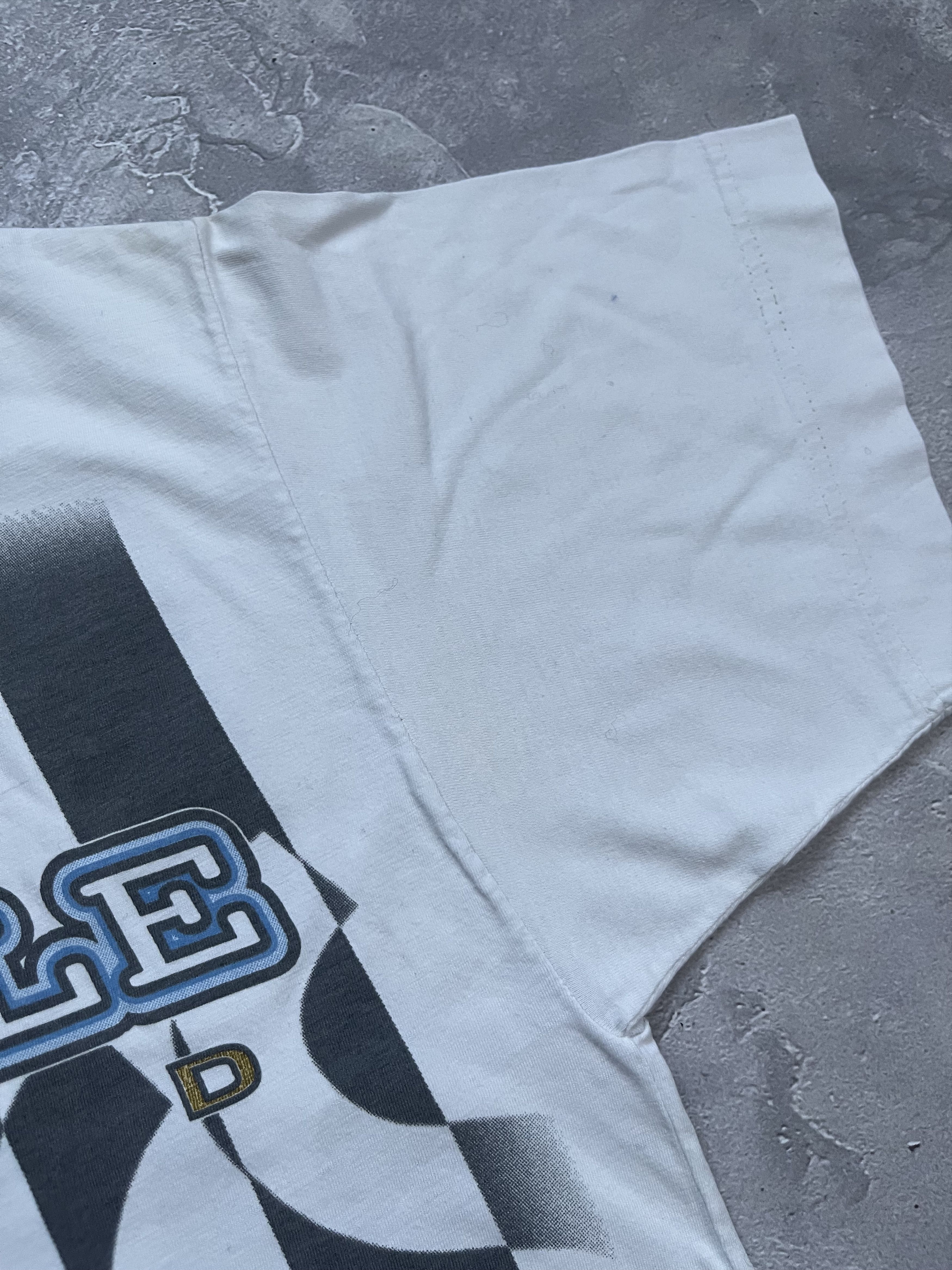 Asics Rare Asics New Castle United Big Logo vintage t shirt Size US L / EU 52-54 / 3 - 5 Thumbnail