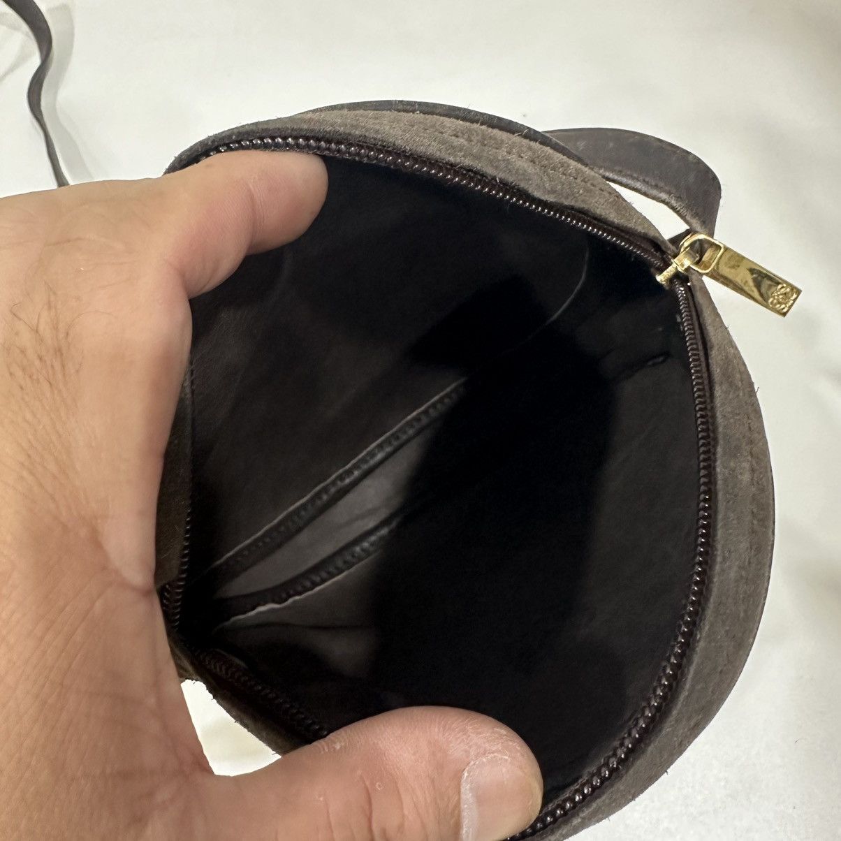 Loewe ‼️YES‼️ VINTAGE LOEWE SUEDE LEATHER CROSSBODY SLING BAG Size ONE SIZE - 14 Thumbnail