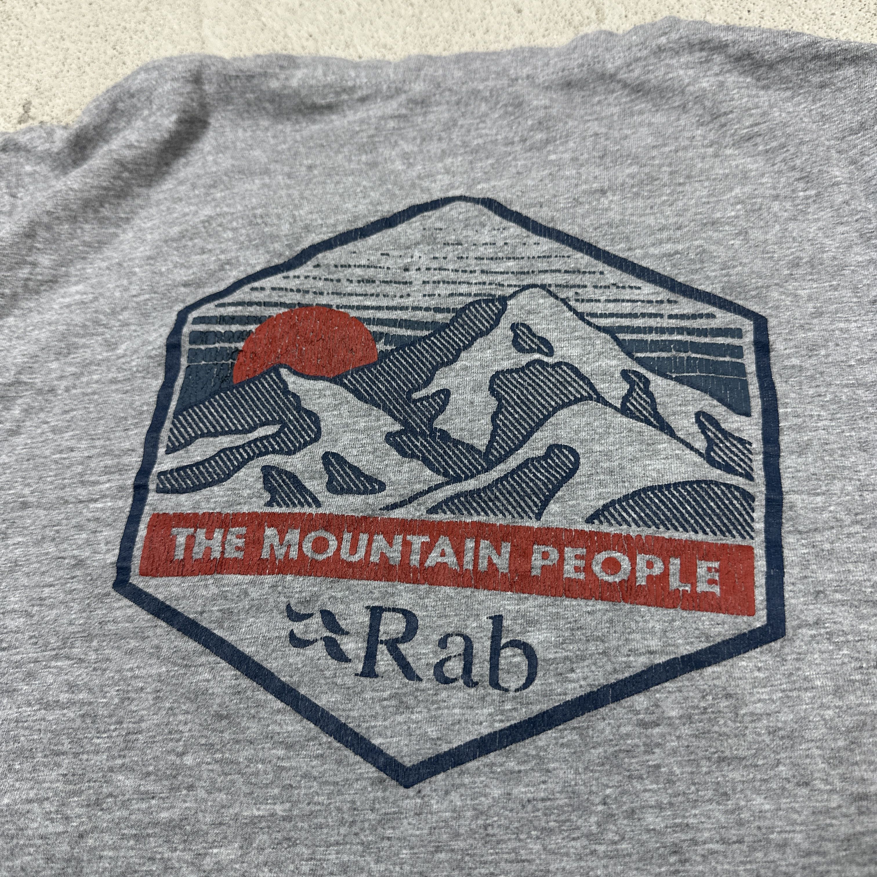 Rab Vintage Sporty Printed RAB The Moutain People T-shirt 00s Size US XL / EU 56 / 4 - 2 Thumbnail