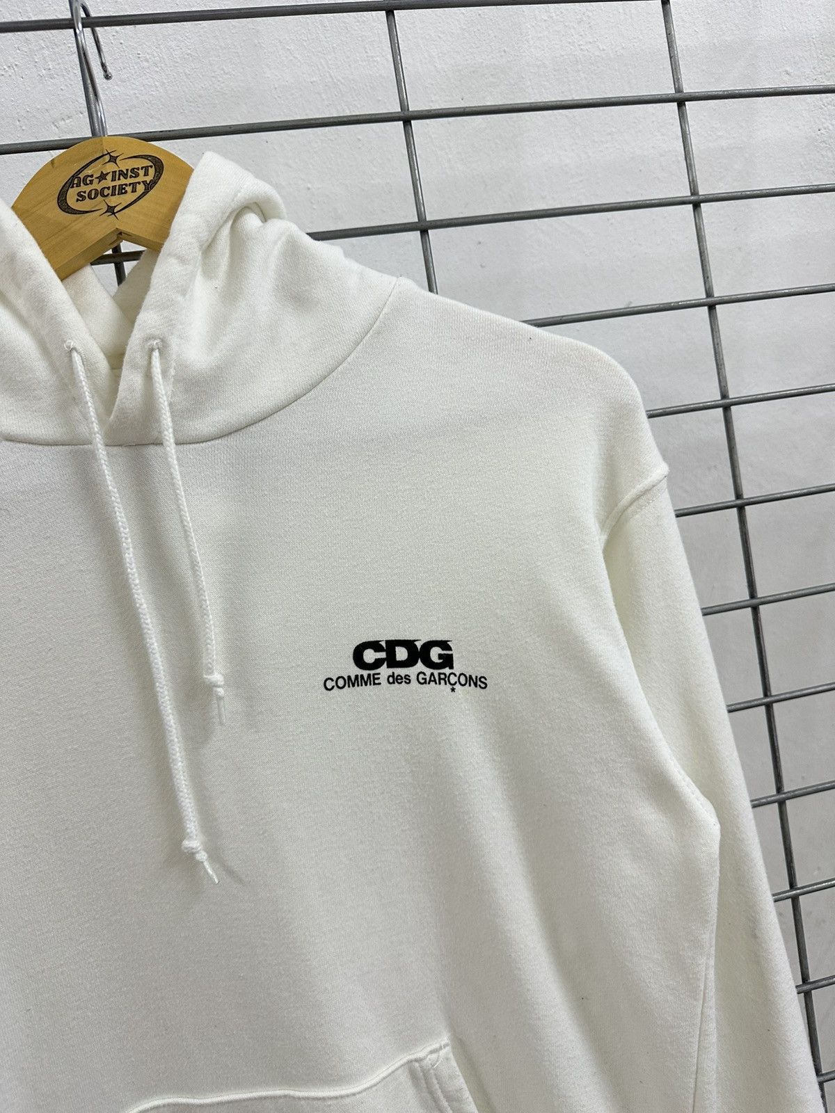 CDG by Comme des Garcons CDG Comme des Garcons AD2019 White Hoodie Size US M / EU 48-50 / 2 - 5 Thumbnail