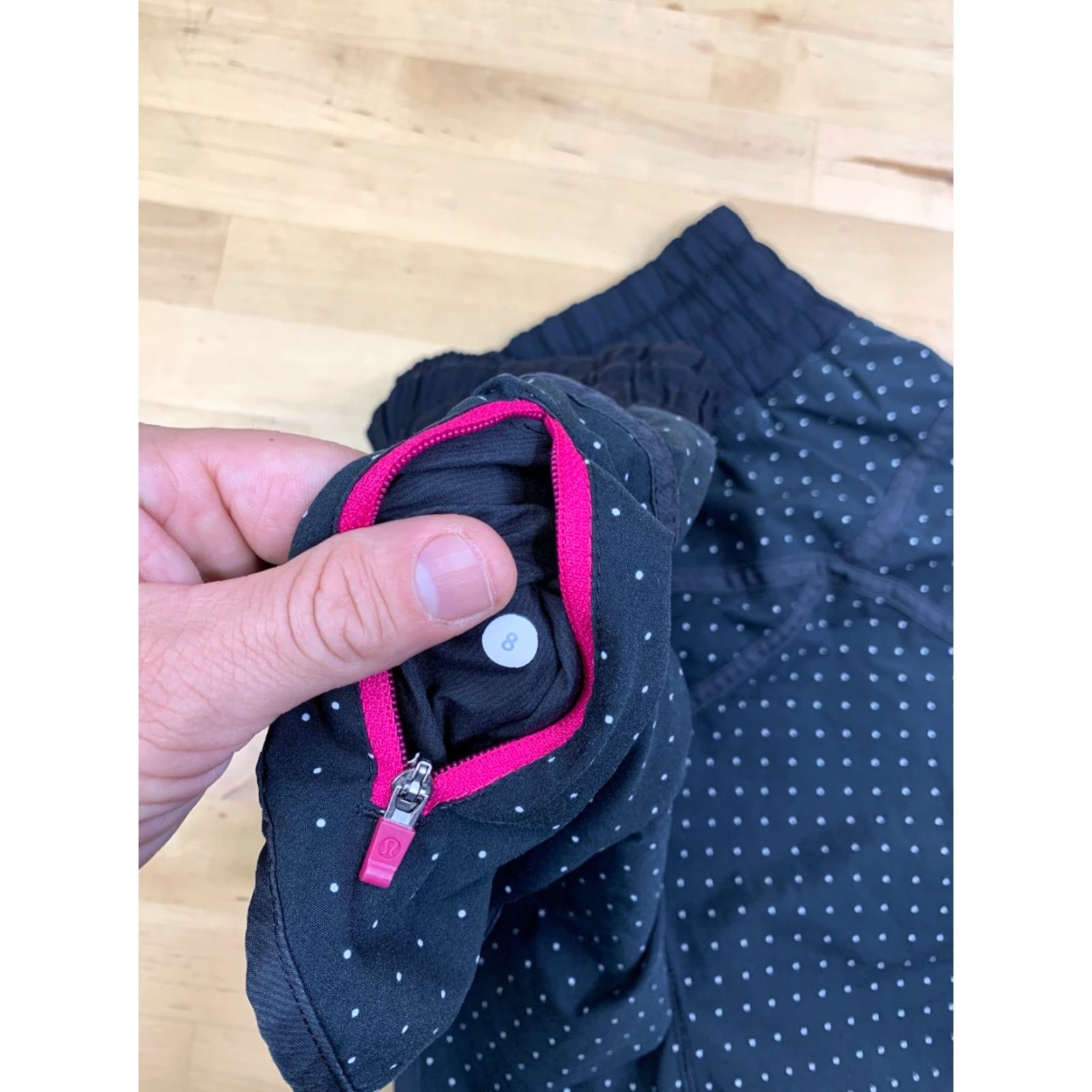 Lululemon Lululemon Running Shorts Womens 8 Black Polka dot 4" Inseam 12515 Size 30" / US 8 / IT 44 - 4 Thumbnail